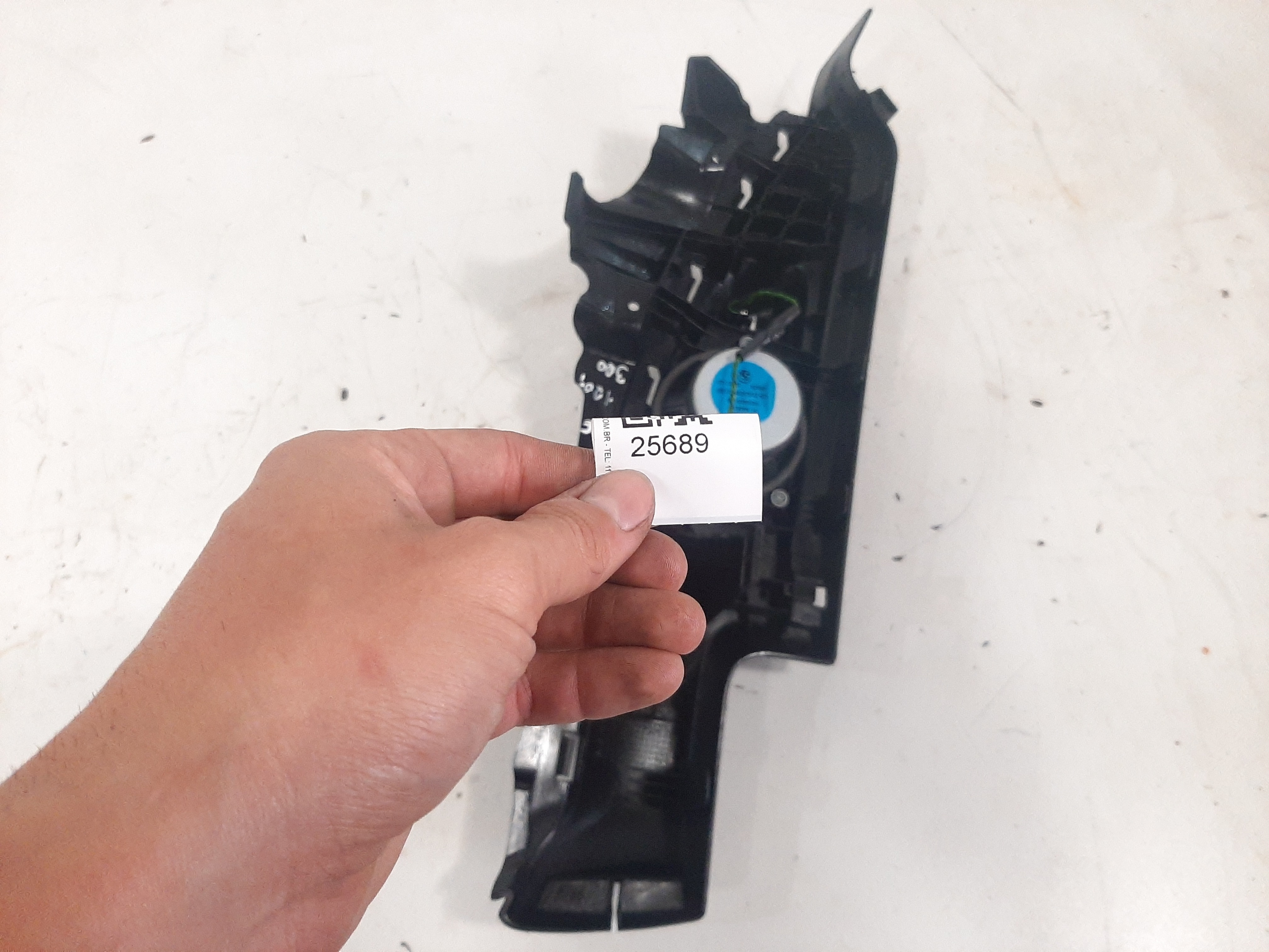 Suporte Esquerdo Bagagito Porta Malas Bmw 120i 2006 A 2012 6