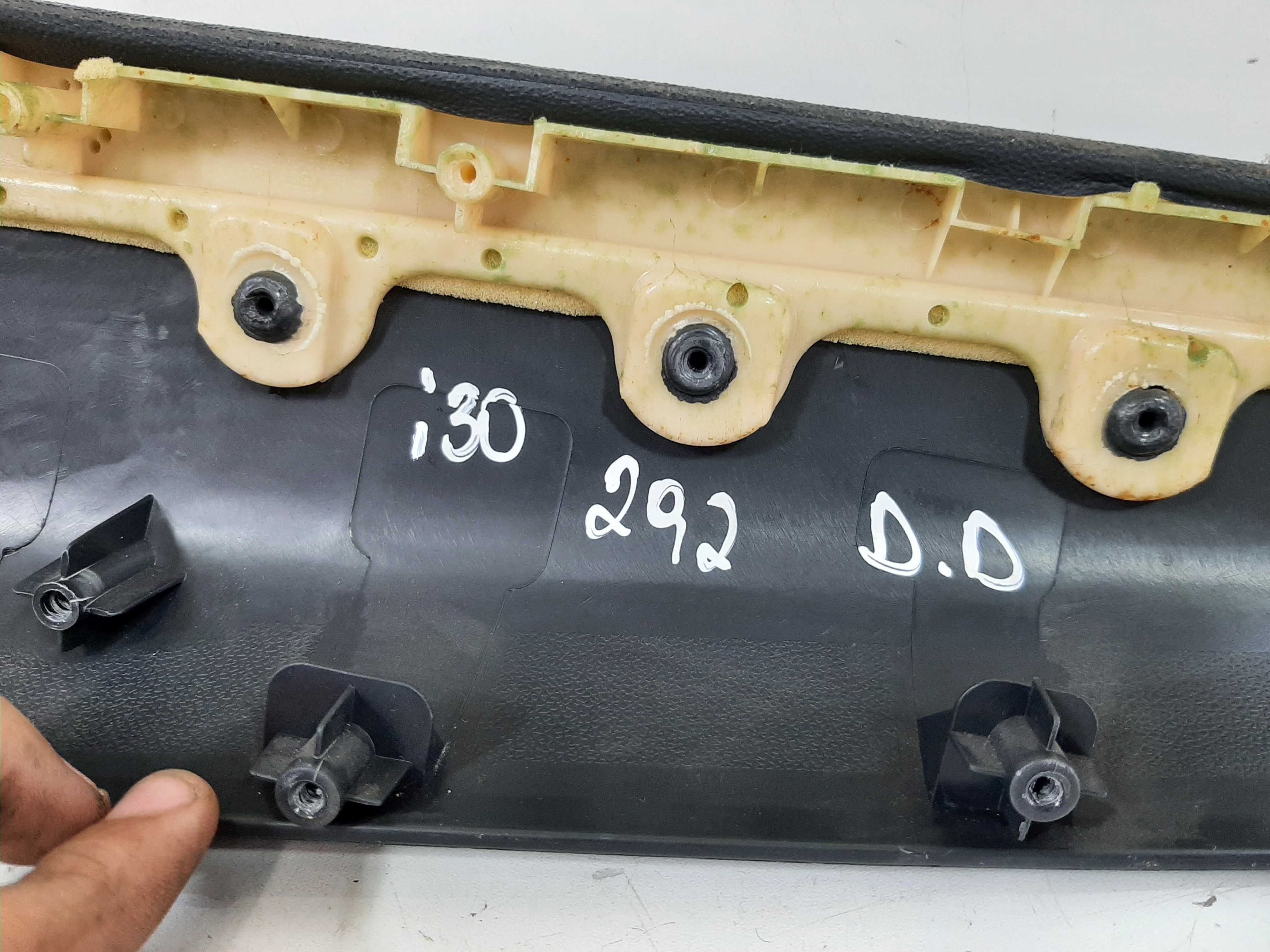 Acabamento Porta Dianteiro Direito Hyundai I30 2009 A 2013 5