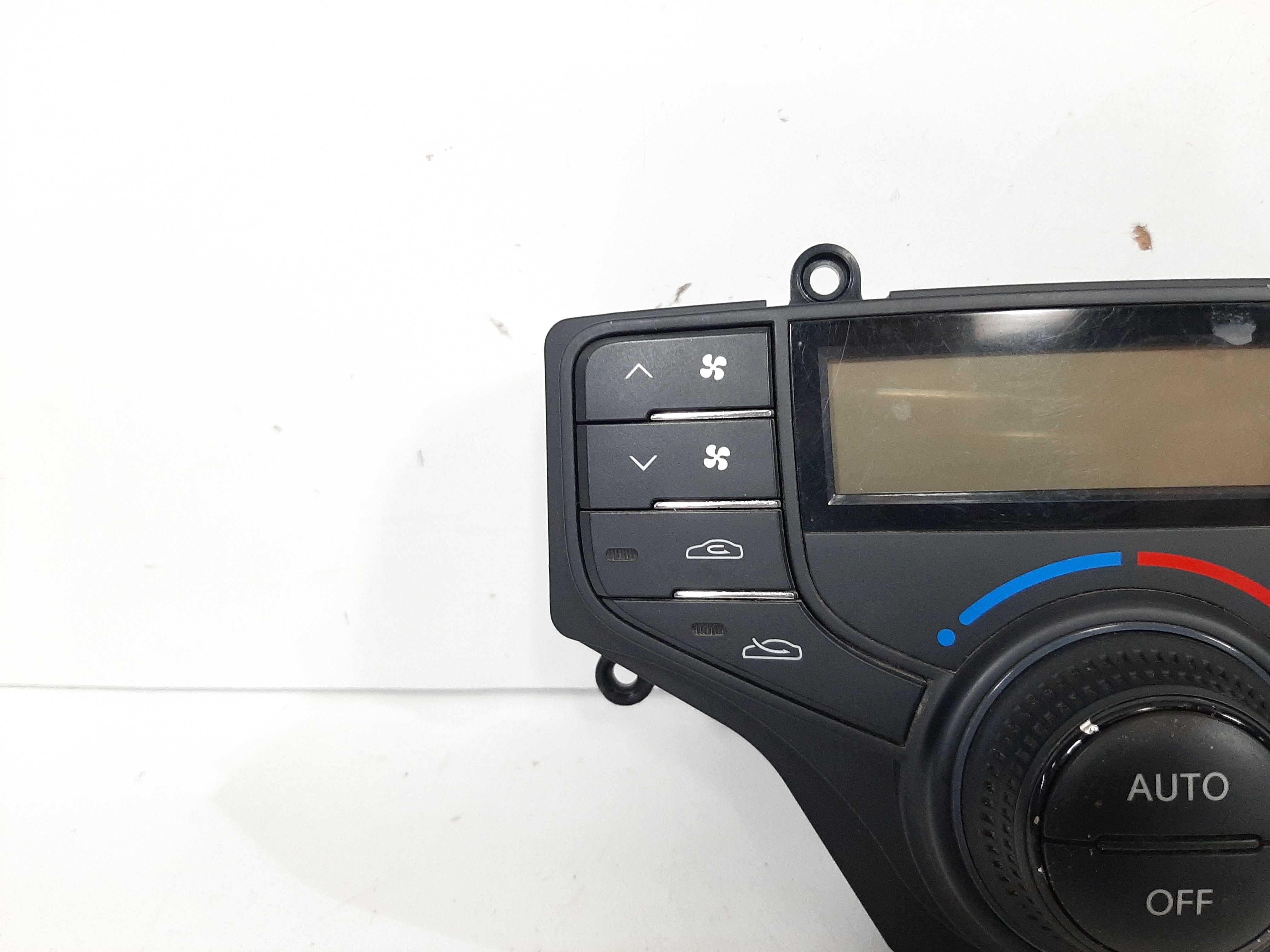 Comando Ar Condicionado Digital Hyundai I30 2009 2010 A 2012 8