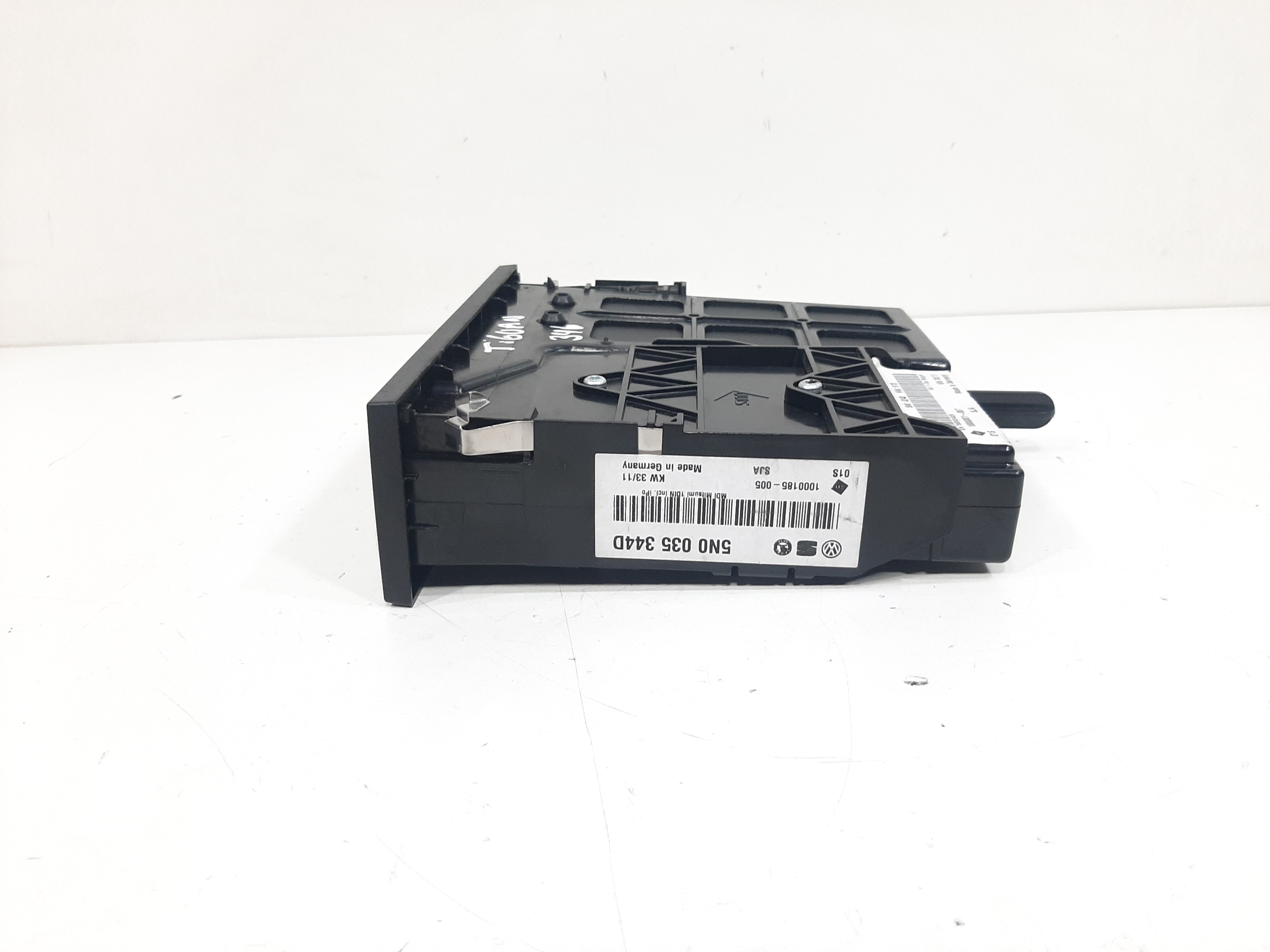 Entrada Auxiliar Porta Luvas Vw Tiguan 2012 A 2017 Jetta 7
