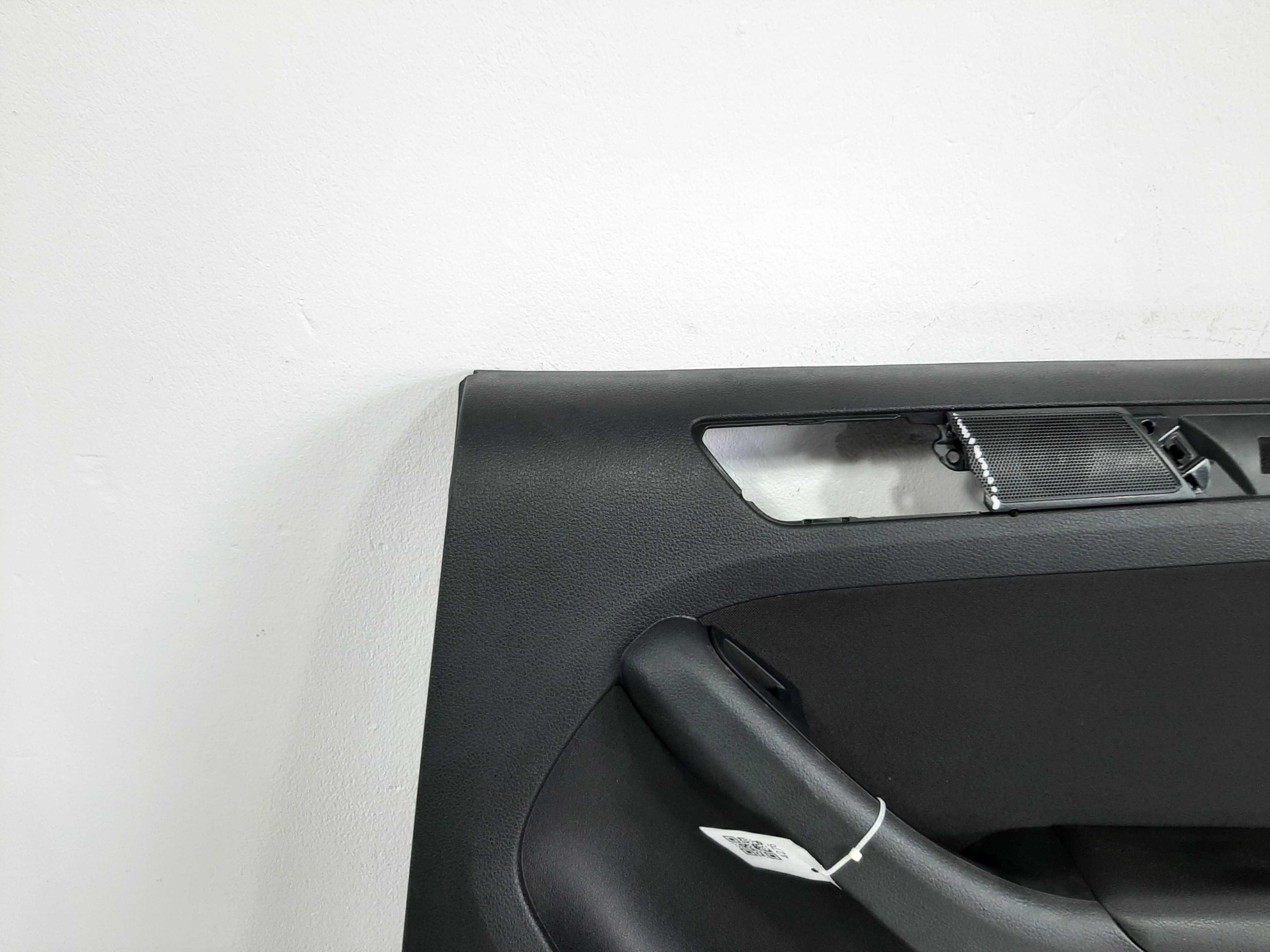 Forro Porta Traseiro Direito Jetta 2012 2013 A 2018 C/avaria 4