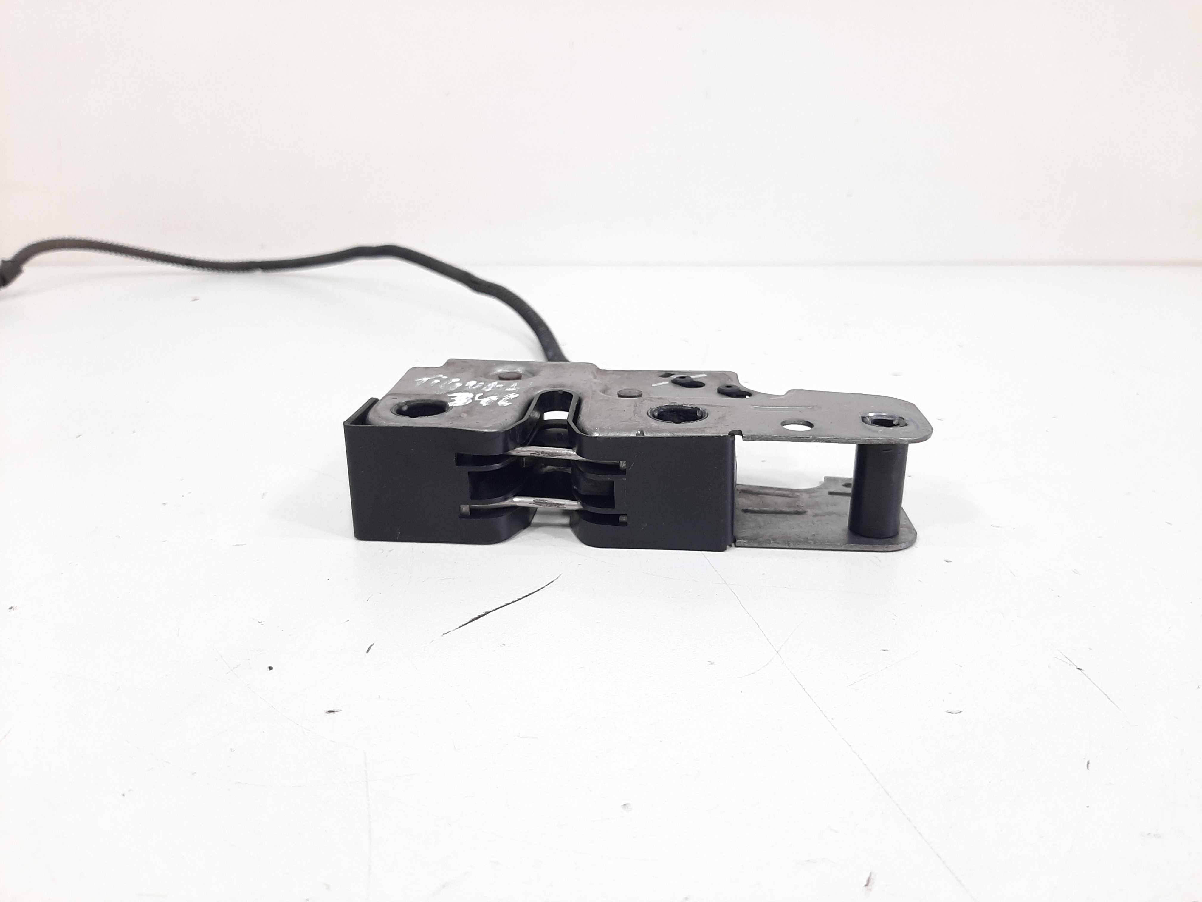 Fechadura Capô Volkswagen Vw Tiguan 2012 2013 2014 A 2017 5