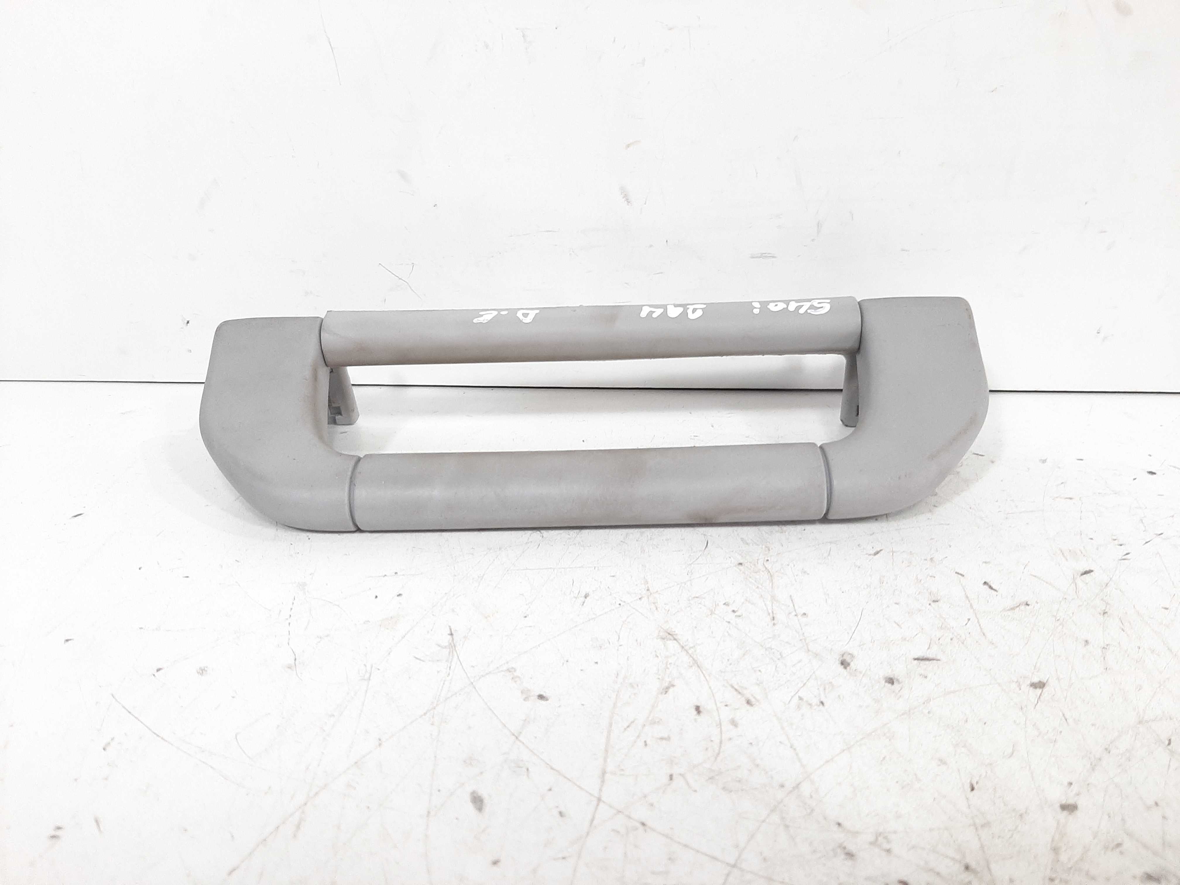 Pega Mao Teto Dianteiro Esquerdo Bmw 540i Serie 5 E39 96 04 8