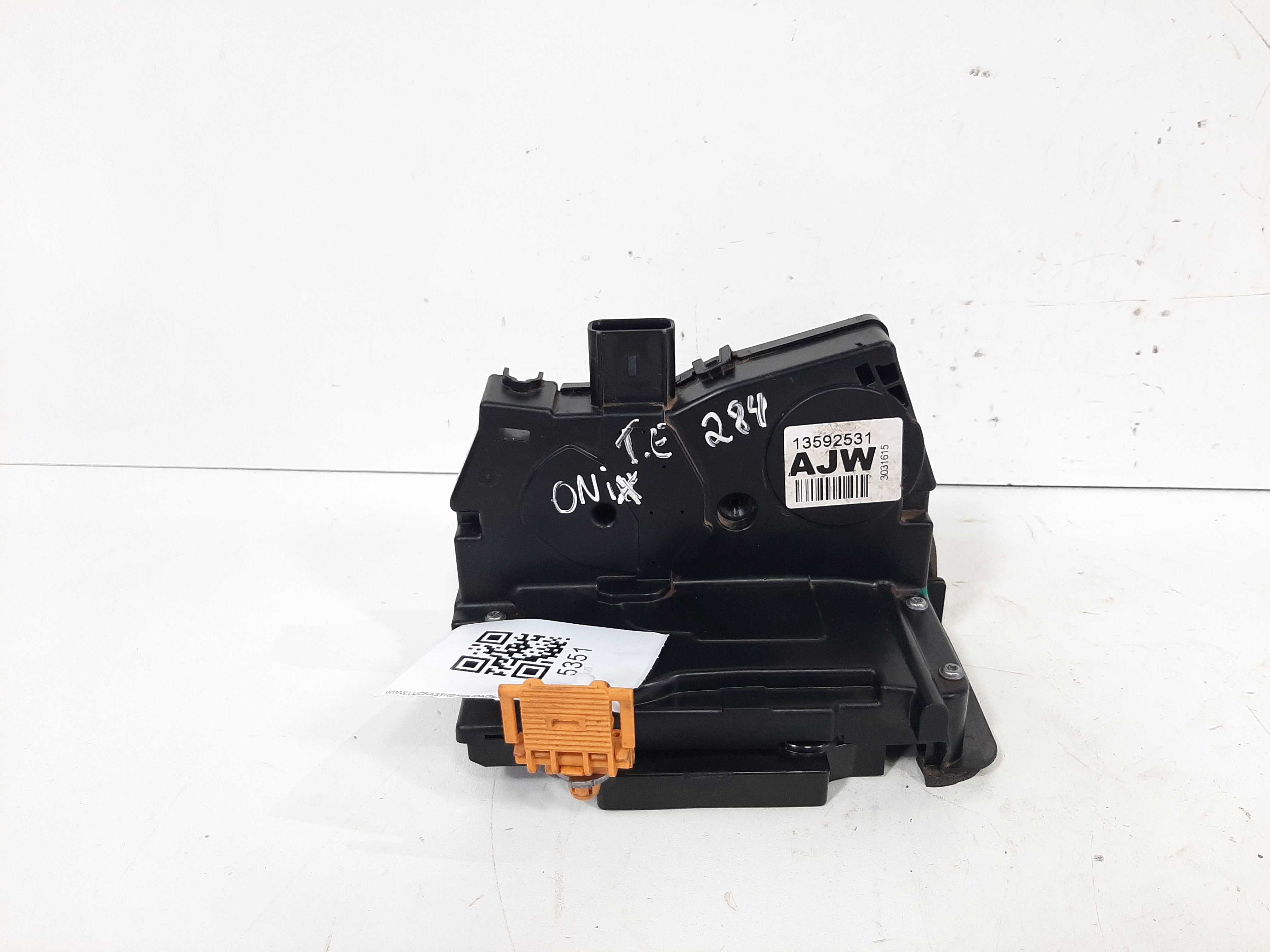 Fechadura Porta Traseira Esquerda Gm Onix 2013 2014 A 2019 1