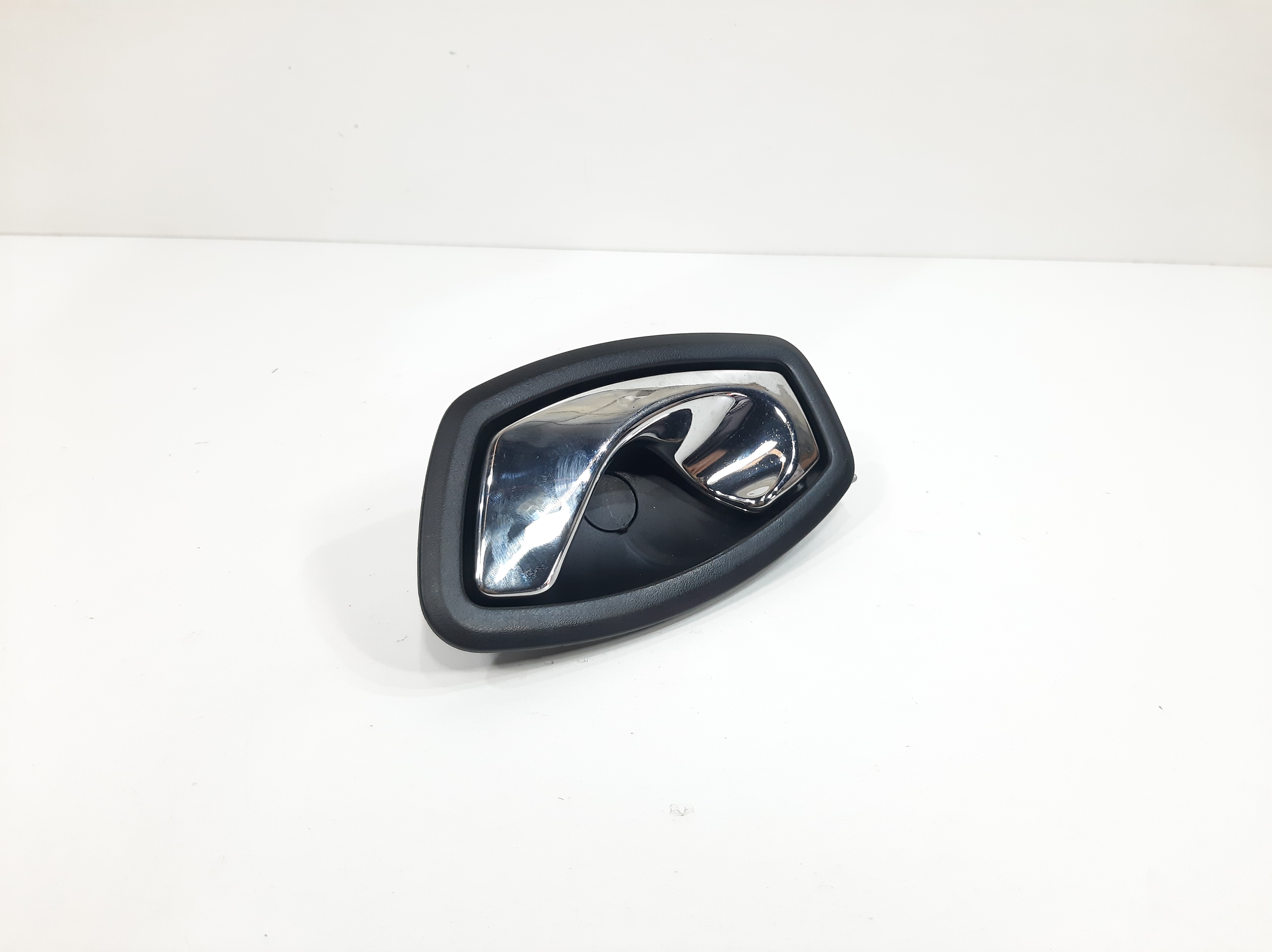 Maçaneta Interna Traseira Esquerda Fluence 2010 2011 A 2018 8