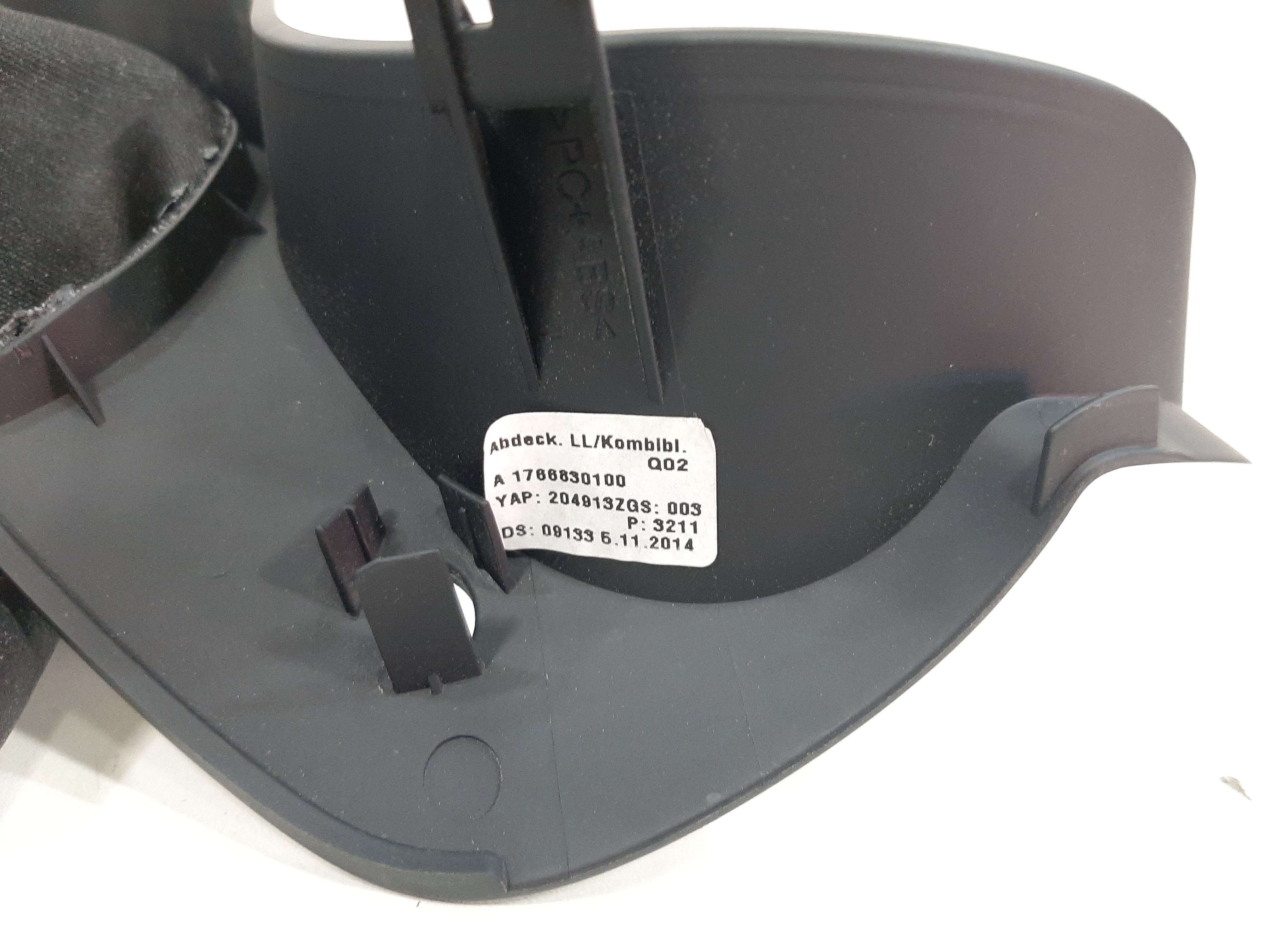 Moldura Superior Coluna Direção Mercedes A200 2013 A 2018 4
