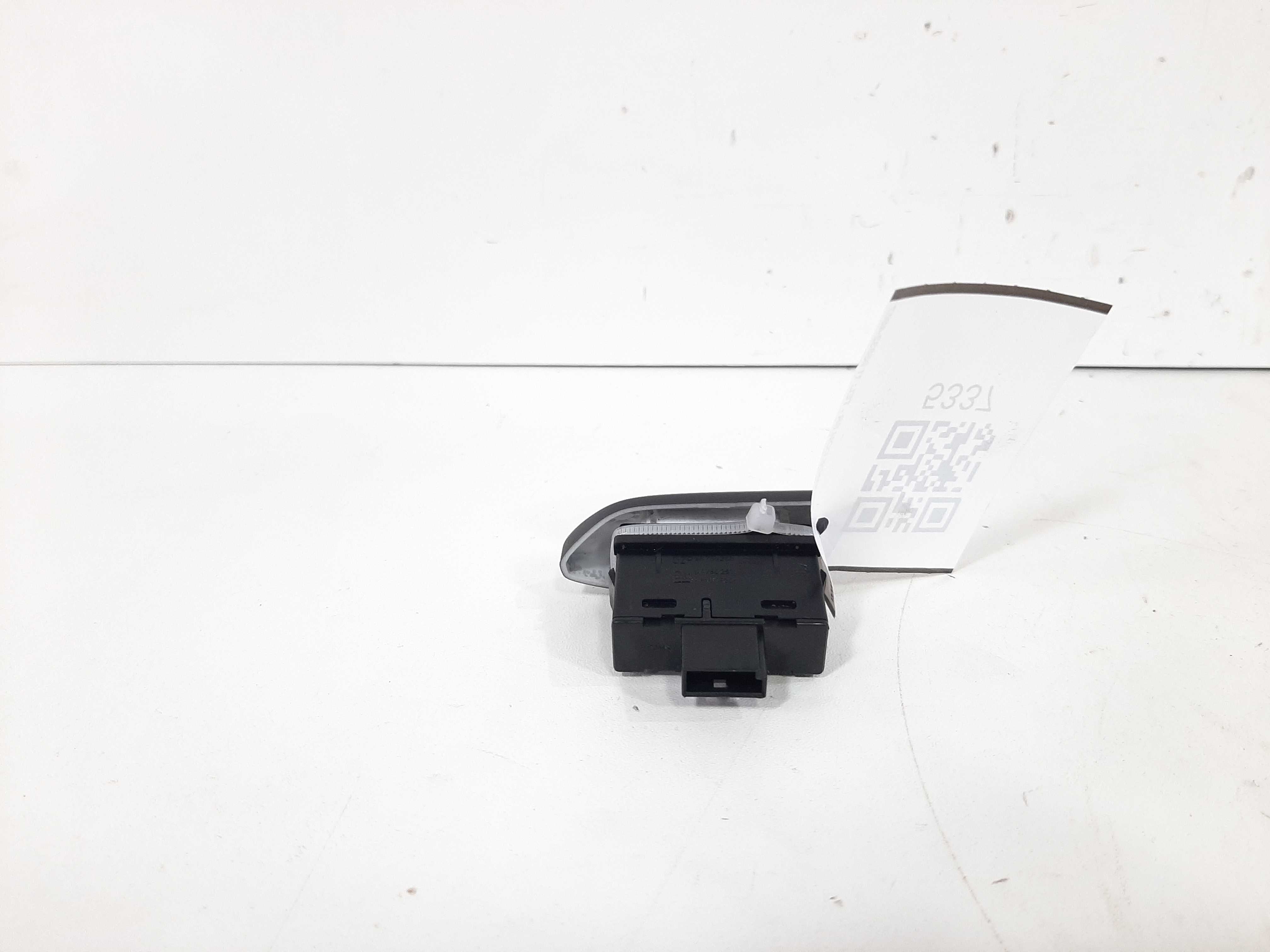 Botão Porta Malas Gm Onix Ltz 2013 2014 2015 2016 2017 2018 4