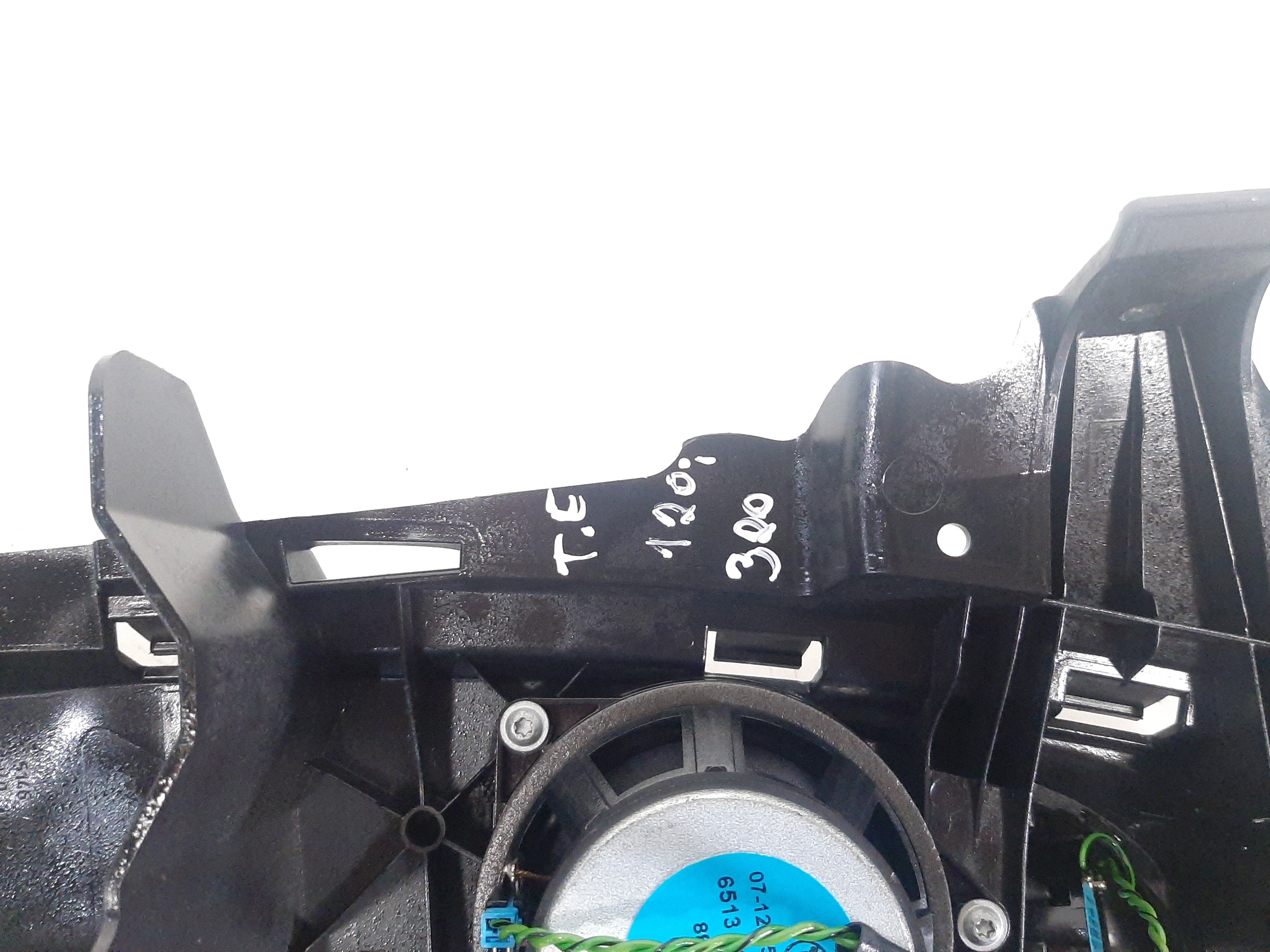 Suporte Esquerdo Bagagito Porta Malas Bmw 120i 2006 A 2012 1