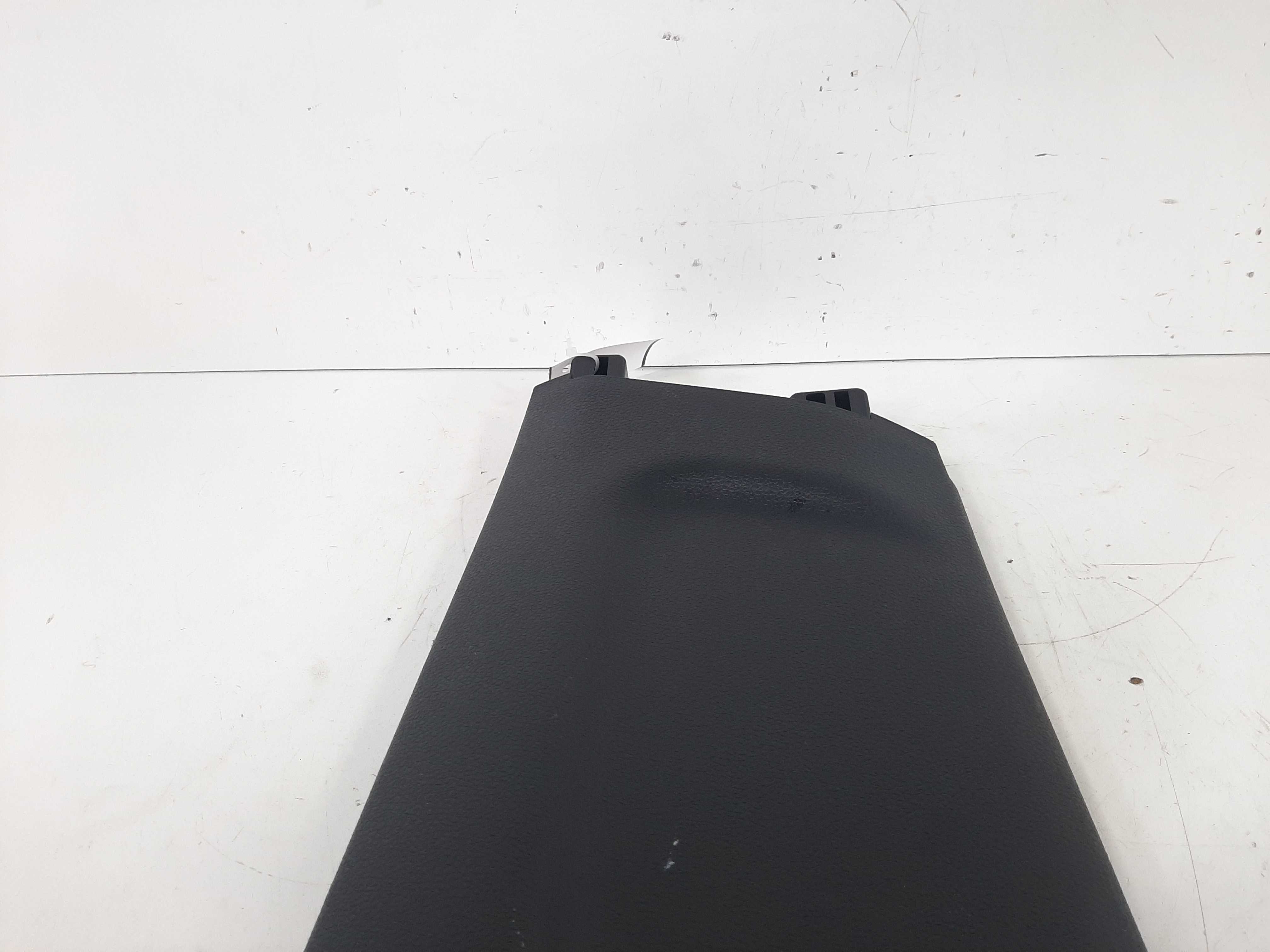 Acabamento Coluna Esquerdo Vw Jetta Tsi 2014 2015 2016 2017 3
