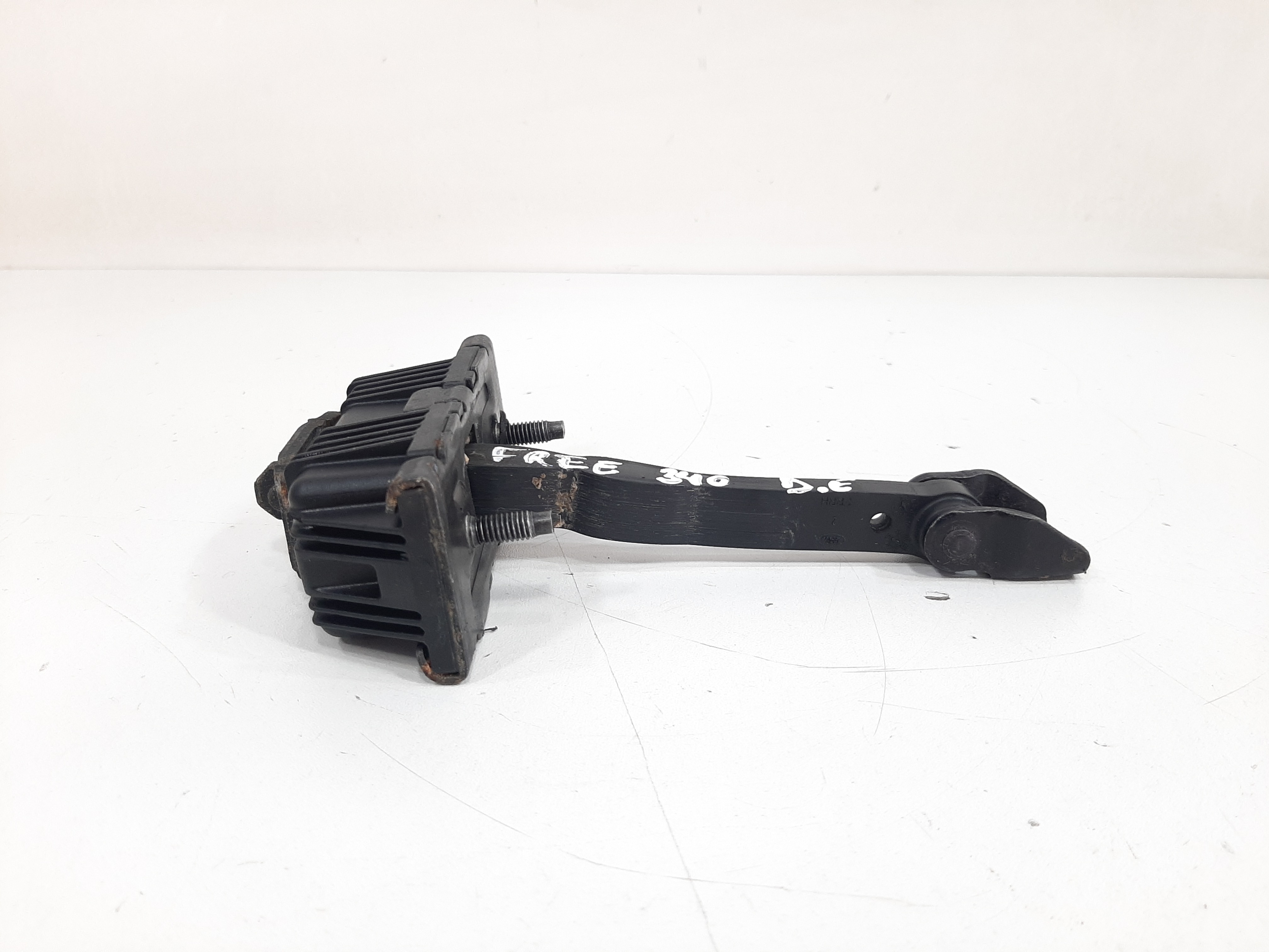 Limitador Porta Dianteira Esquerda Freelander 2 2007 A 2012 4