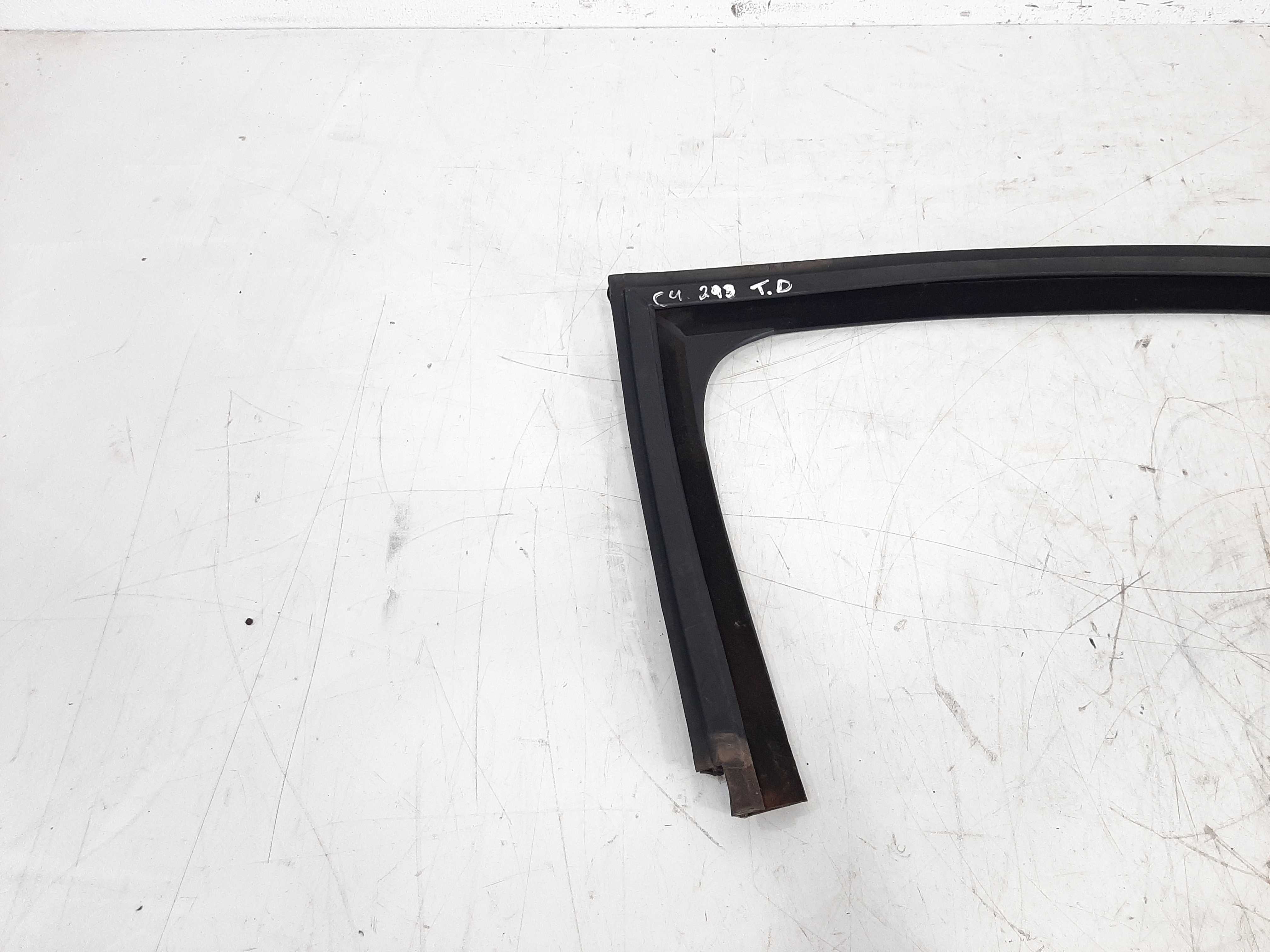 Borracha Guarnição Traseira Direita Citroen C4 2007 A 2013 6