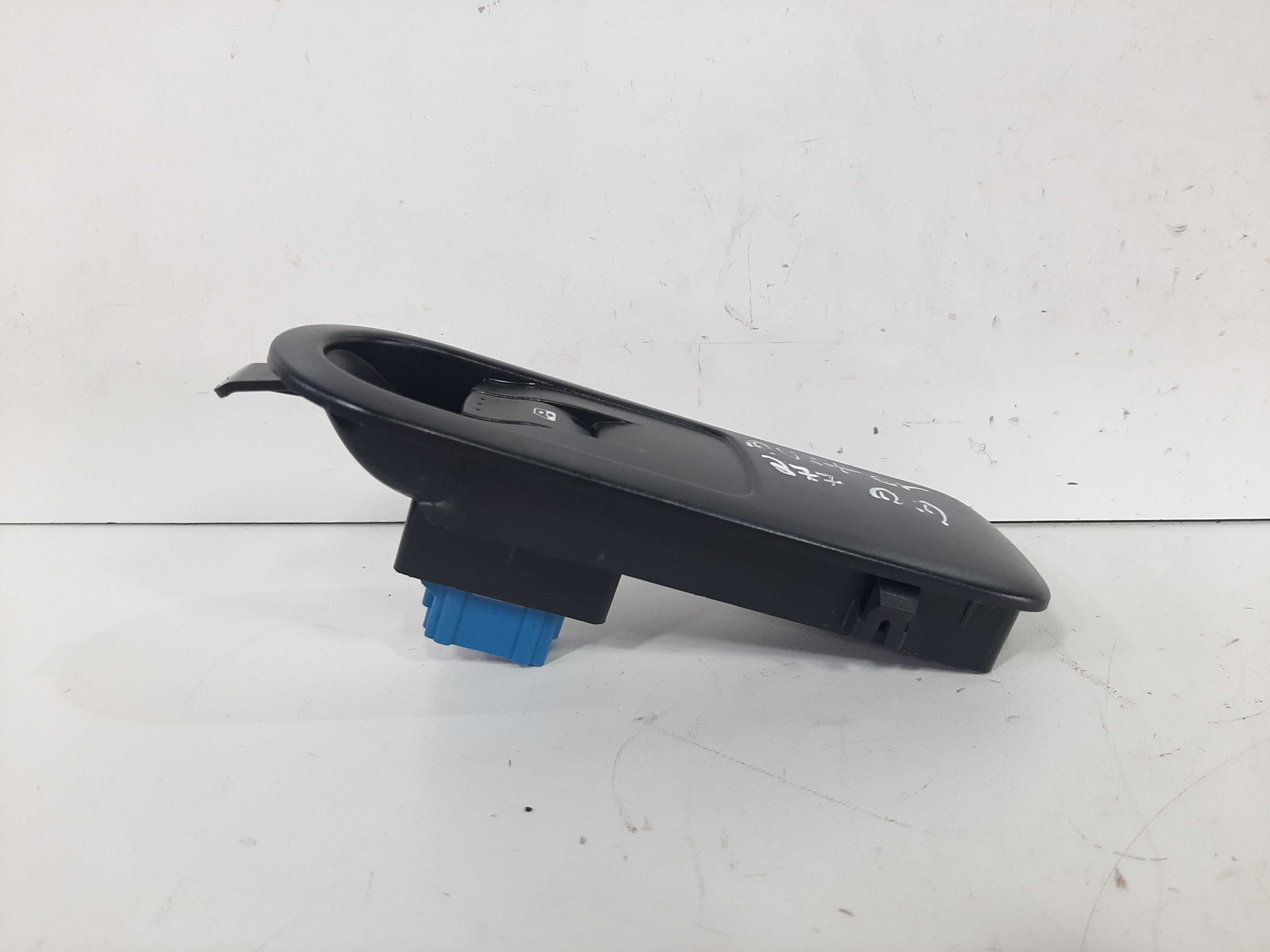 Botão Vidro Elétrico Dianteiro Direito Duster 2011 A 2018 2
