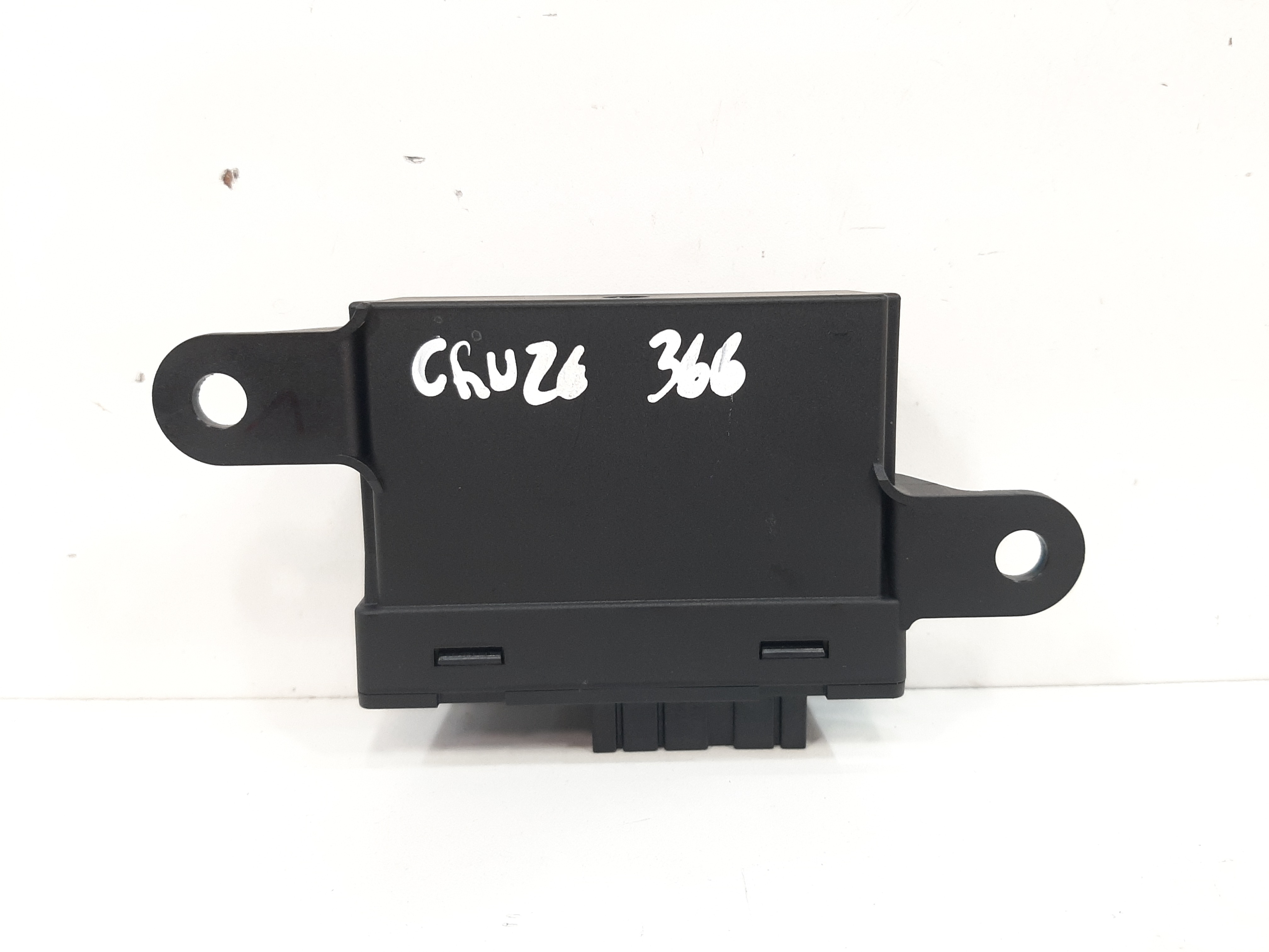 Módulo Sensor Estacionamento Gm Cruze 1.4 2017 2018 A 2023 5