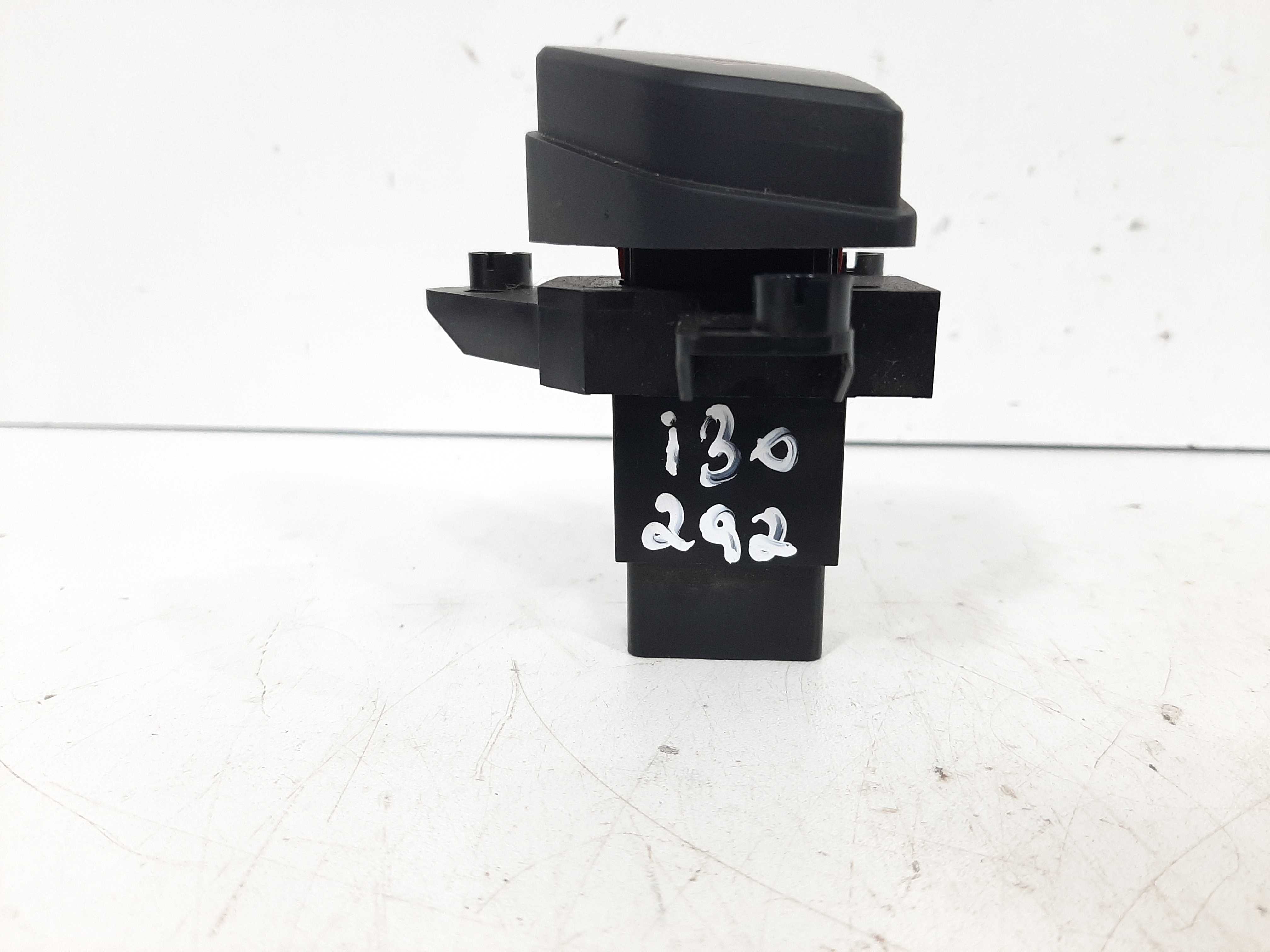 Botão Interruptor Pisca Alerta Hyundai I30 2009 2010 A 2012 1