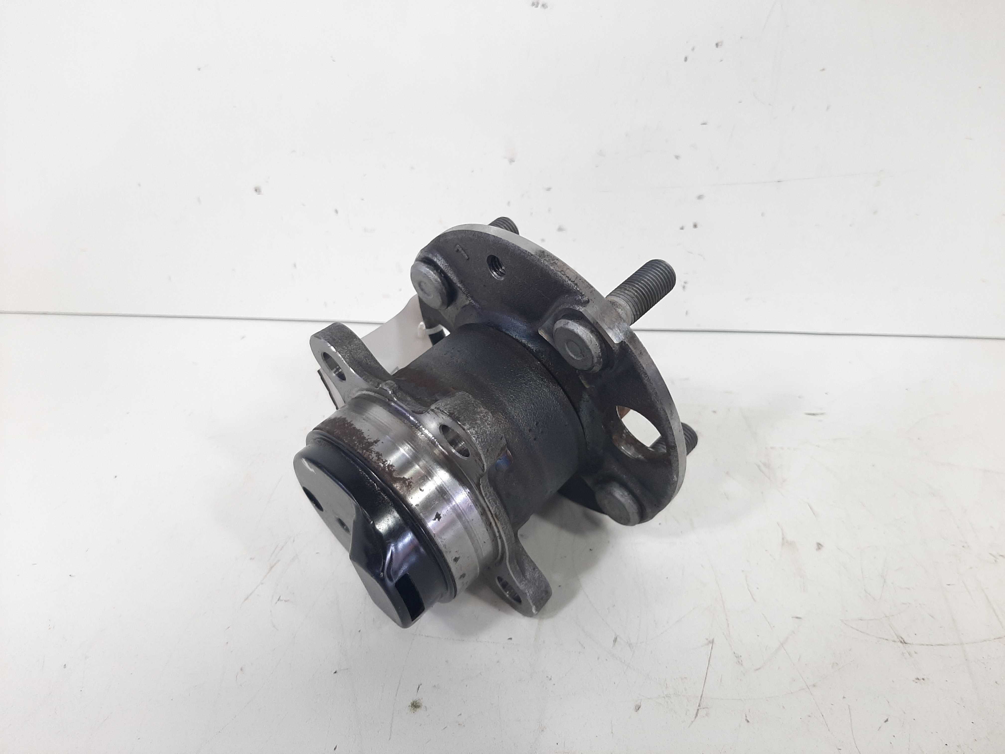 Cubo Traseiro Esquerdo Nissan Kicks 2015 2016 2017 A 2024 5