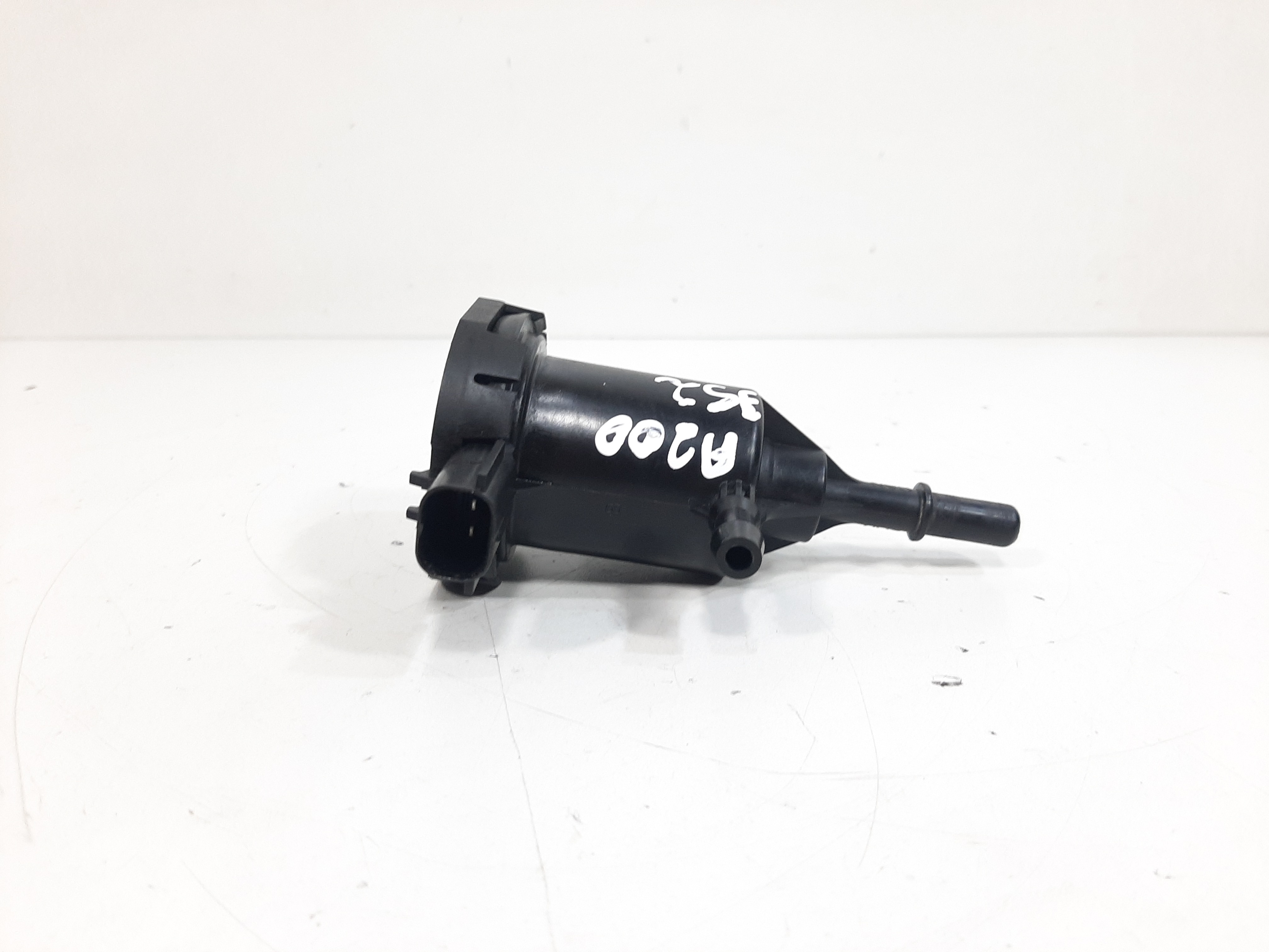 Válvula Cânister Mercedes Benz A200 Gla200 1.6 A0014760532 8