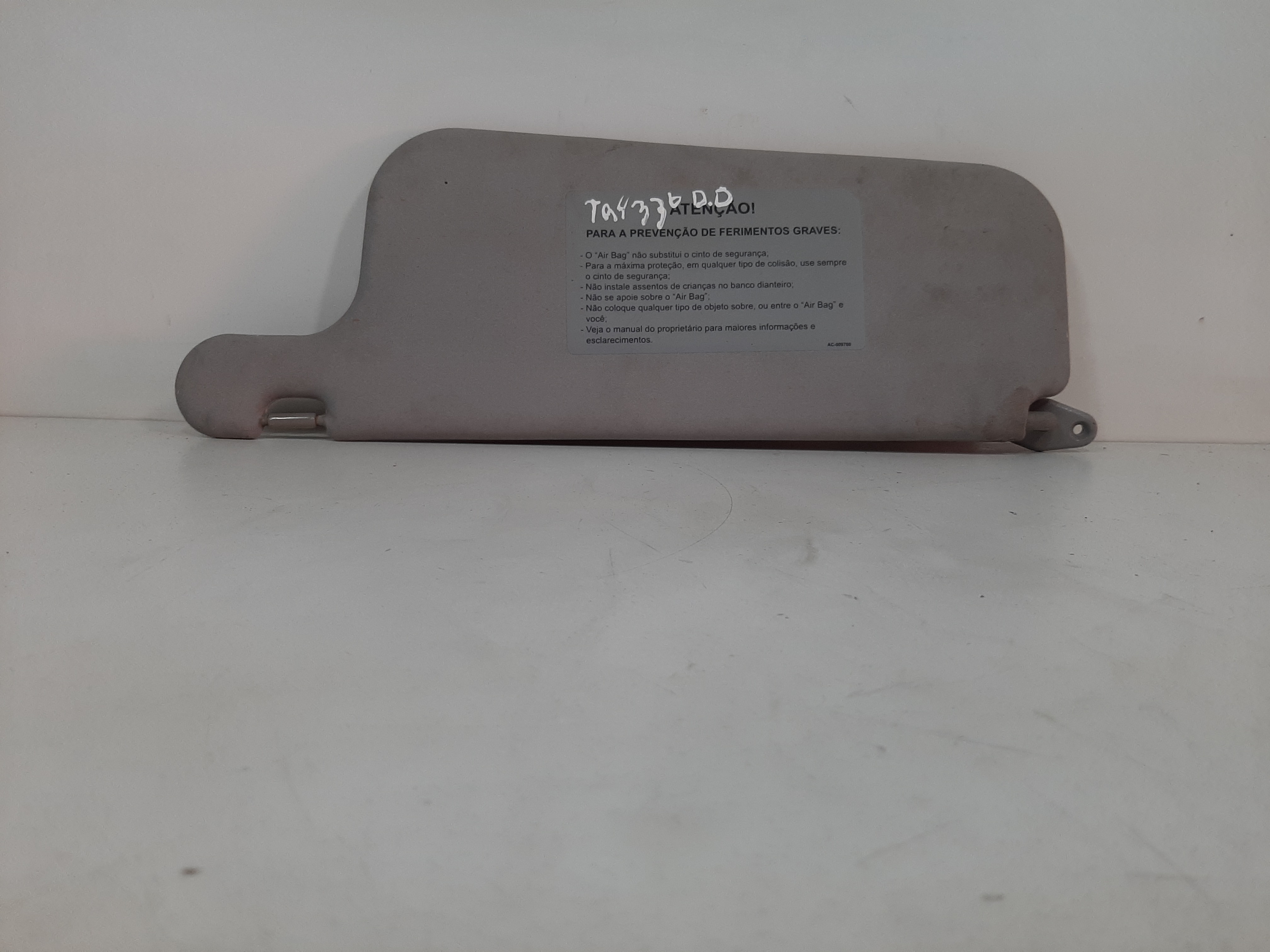 Quebra Sol Dianteiro Direito Mitsubishi Pajero Tr4 2004 2005 4