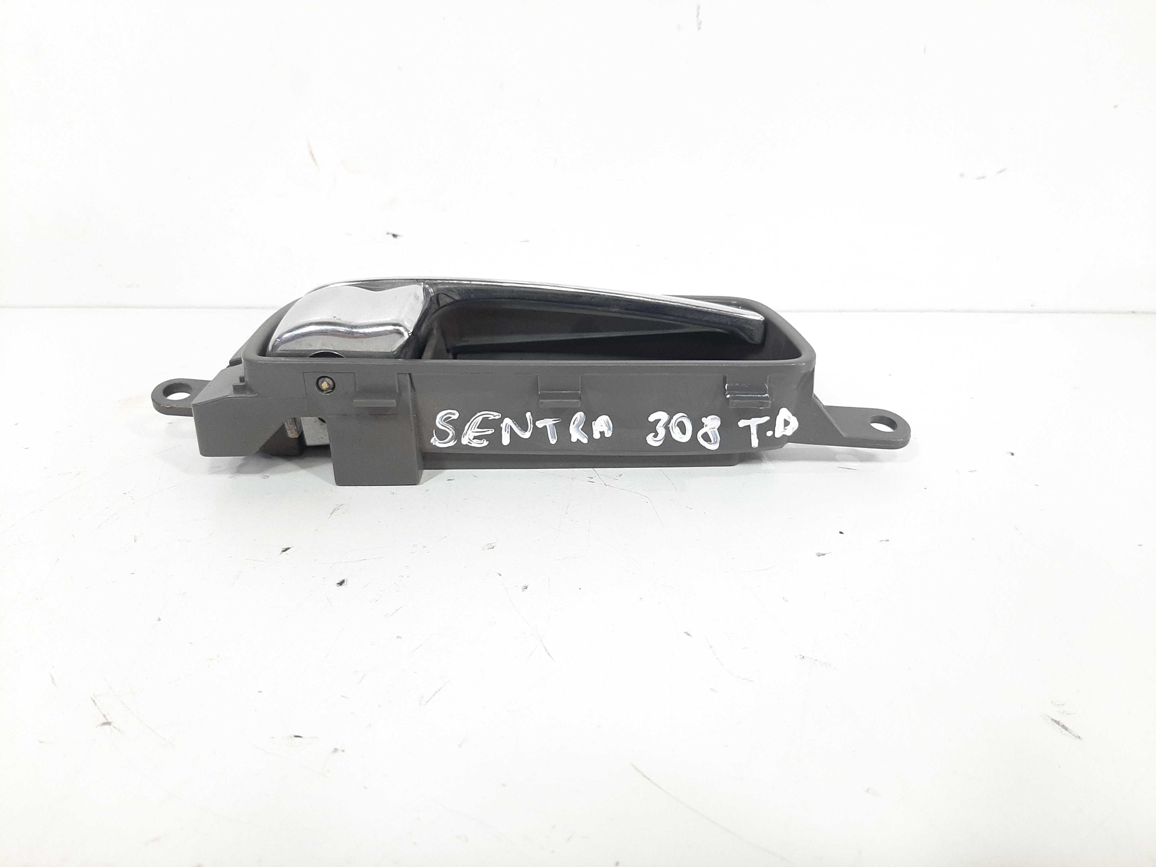 Maçaneta Interna Traseira Direita Nissan Sentra 2008 A 2013 3