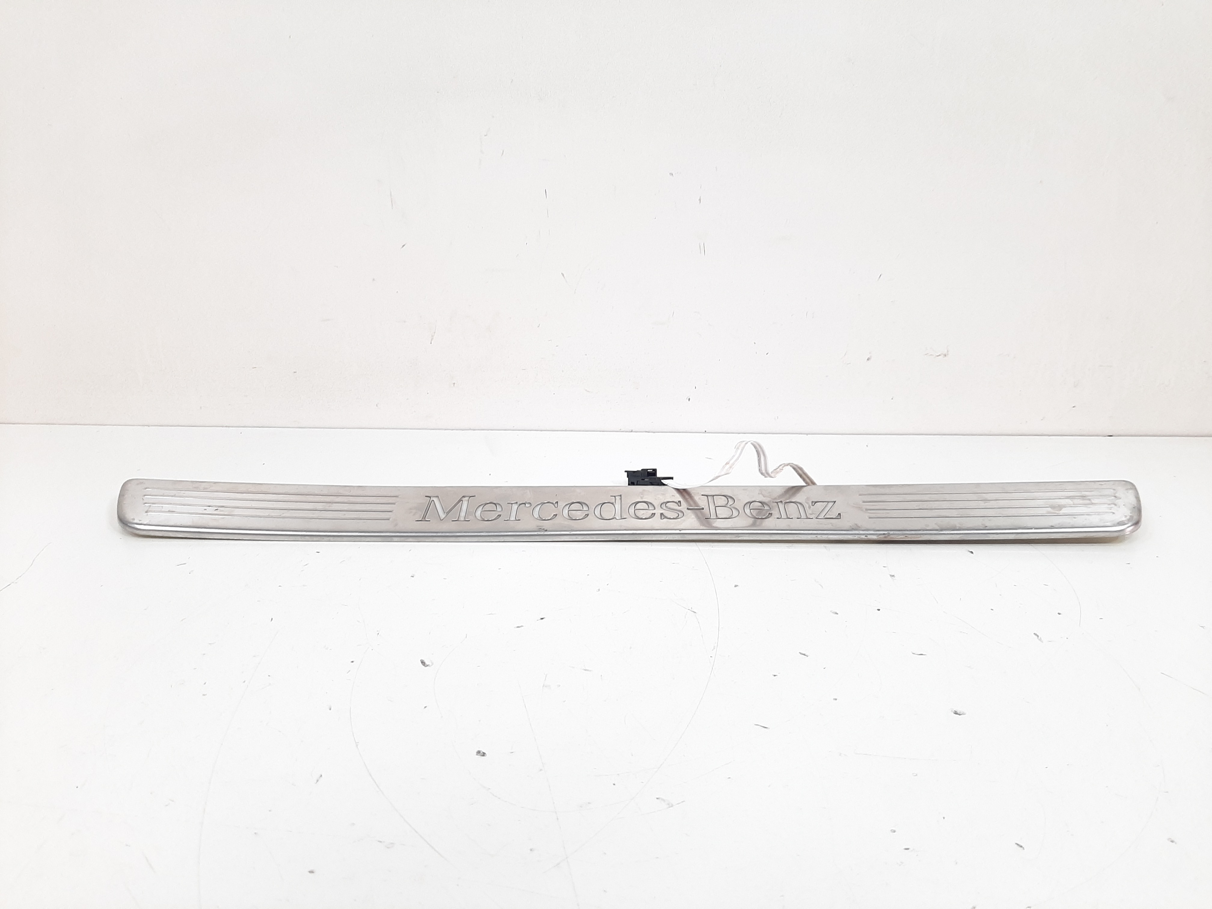 Moldura Dianteira Esquerda Mercedes A200 W176 2013 A 2018 3