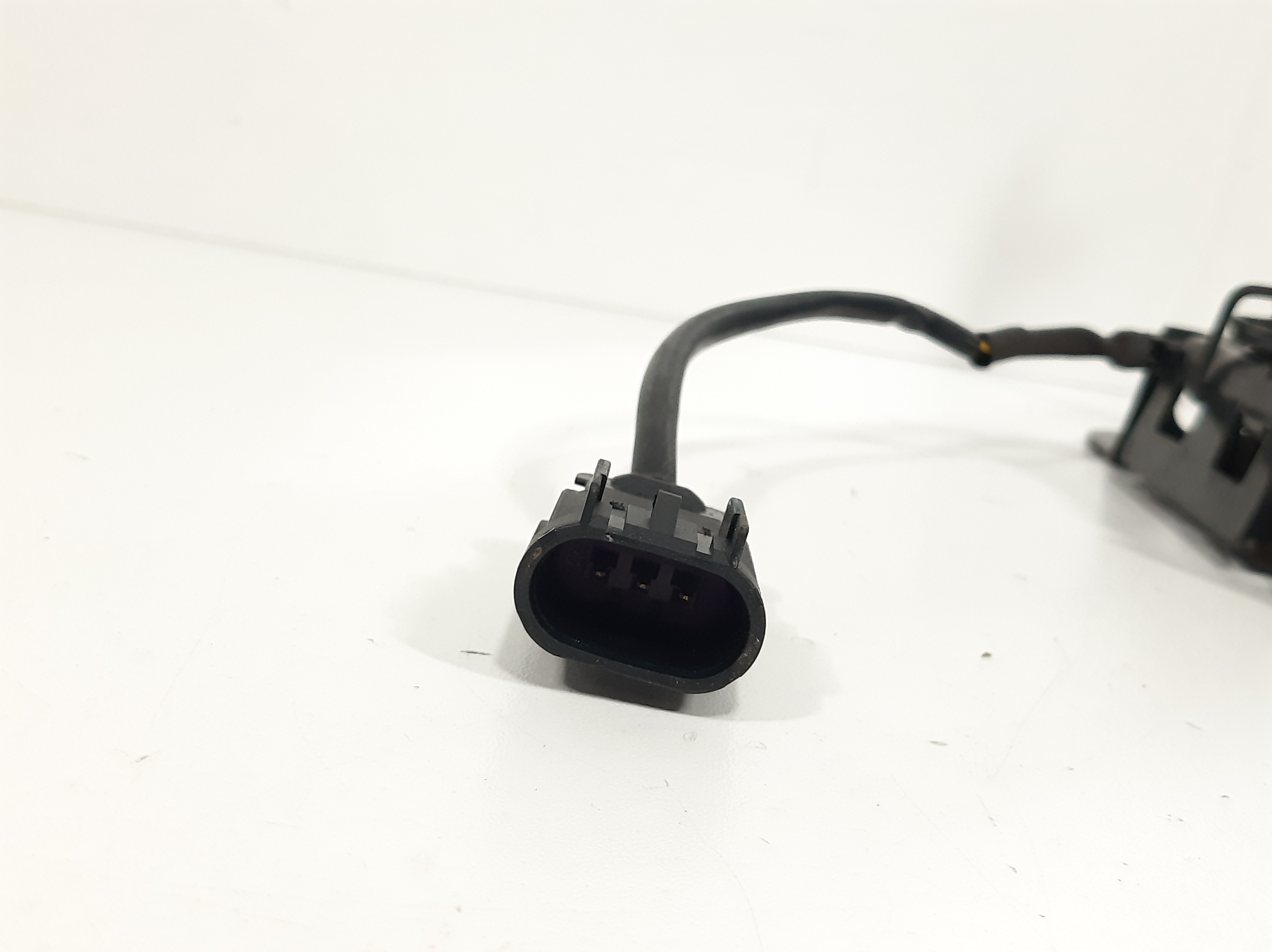 Fechadura Dianteira Capô Gm Chevrolet Cruze 1.8 2011 A 2016 2