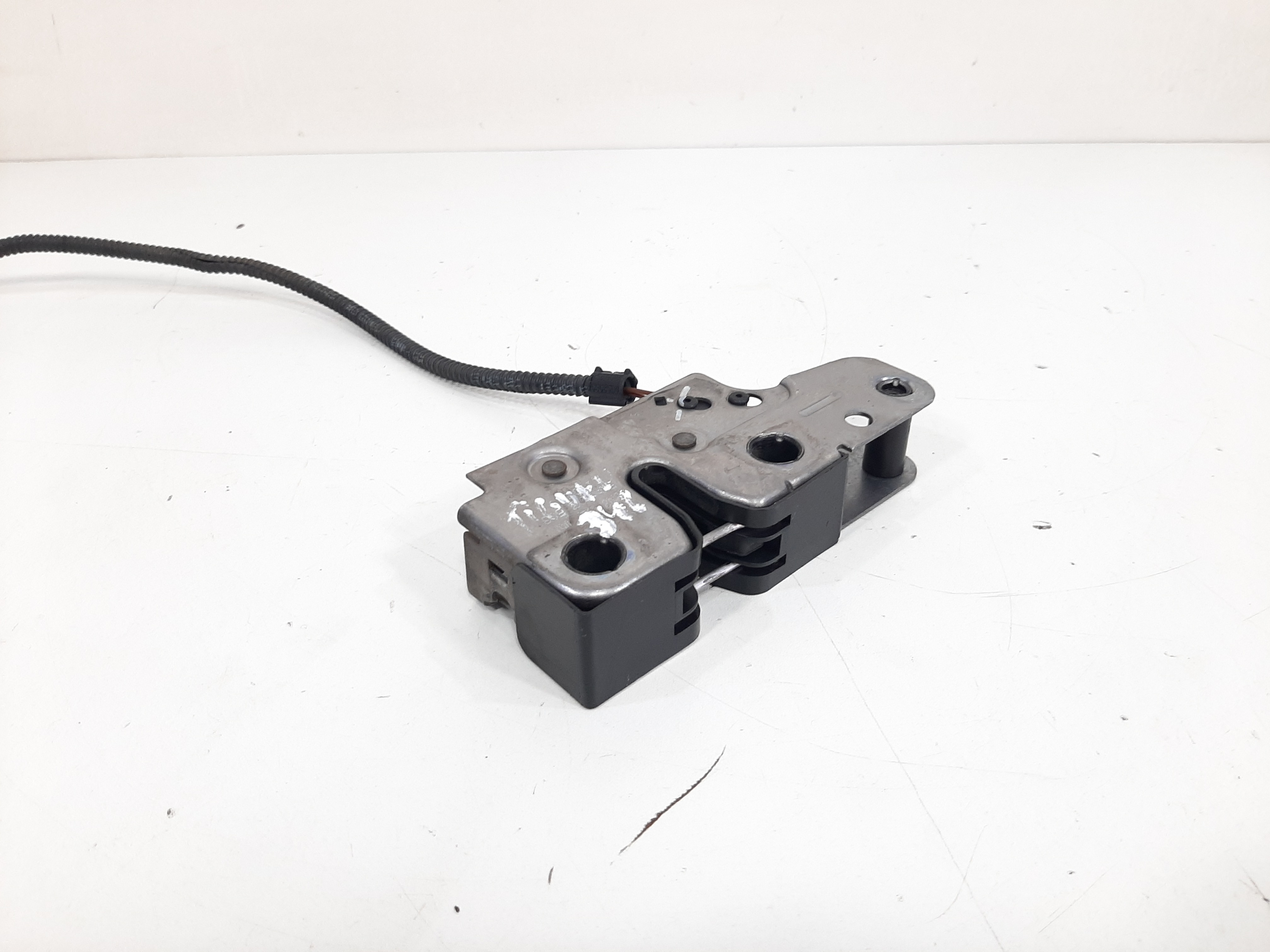 Fechadura Capô Volkswagen Vw Tiguan 2012 2013 2014 A 2017 6