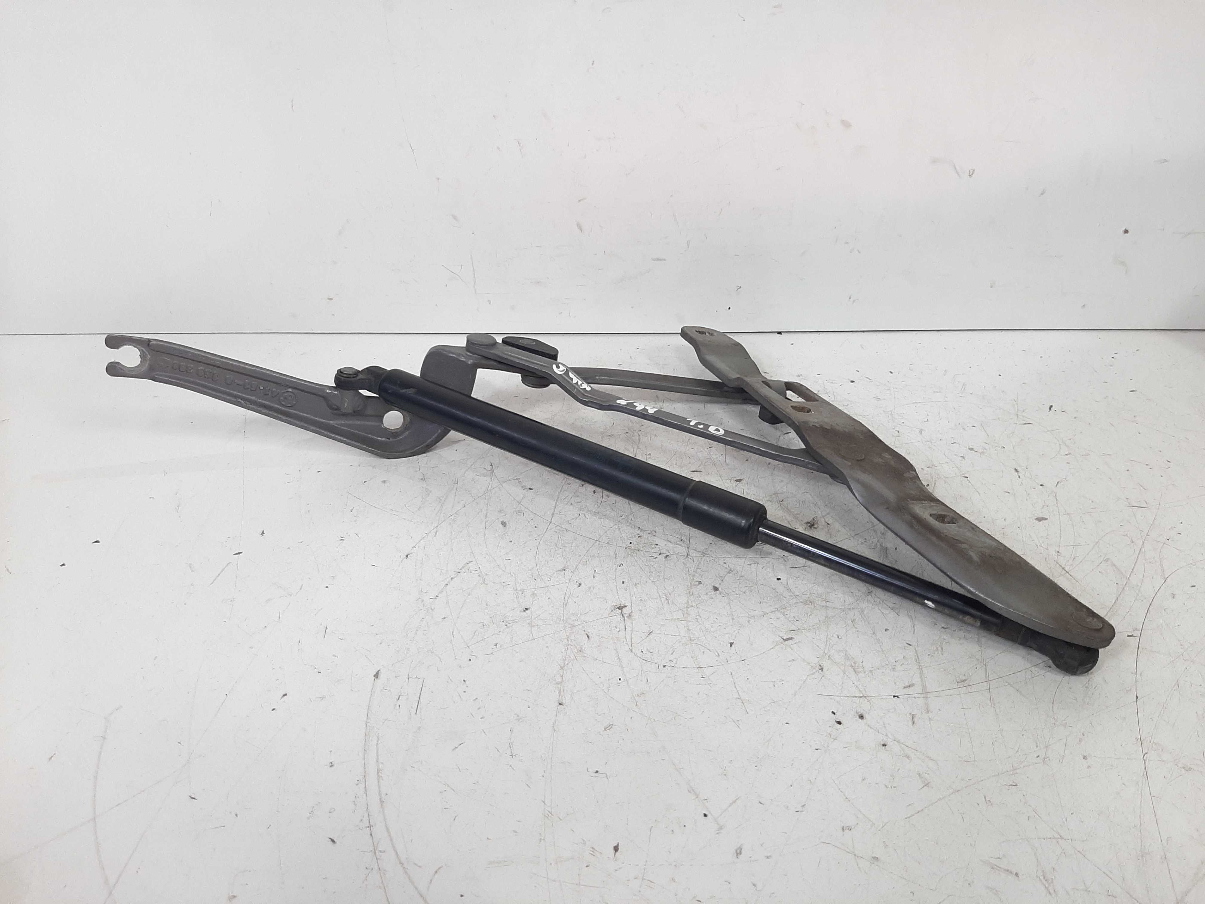 Dobradiça Tampa Traseira Direita 540i 96 97 A 2002 2003 2004 3