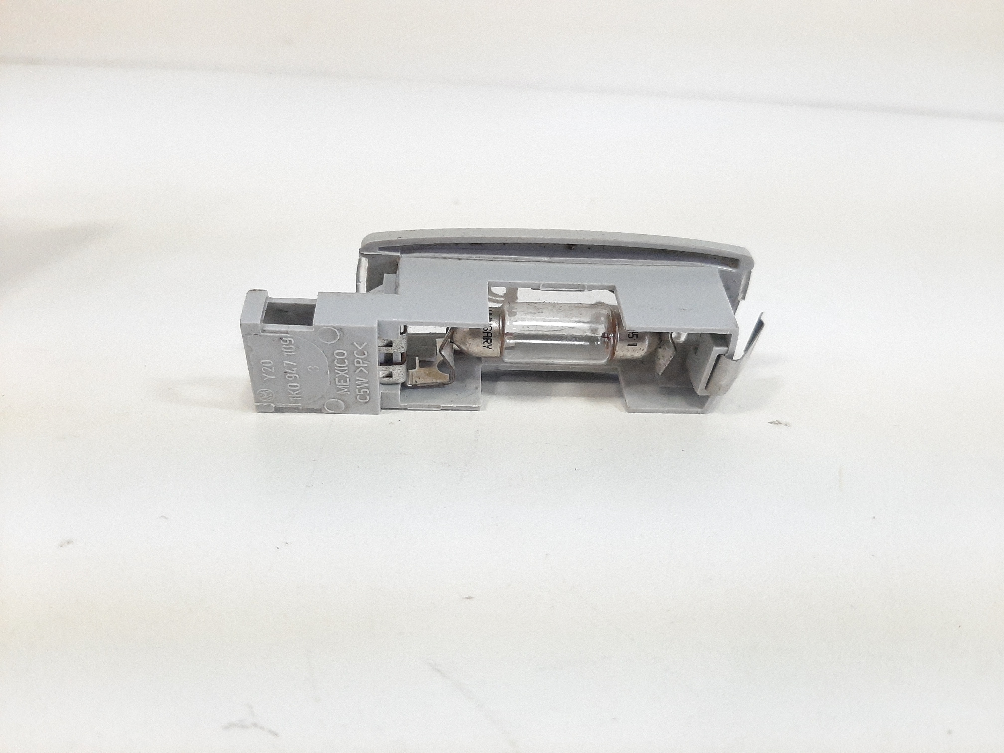 Luz Cortesia Quebra-sol Direito Vw Jetta Tiguan 2011 A 2016 1