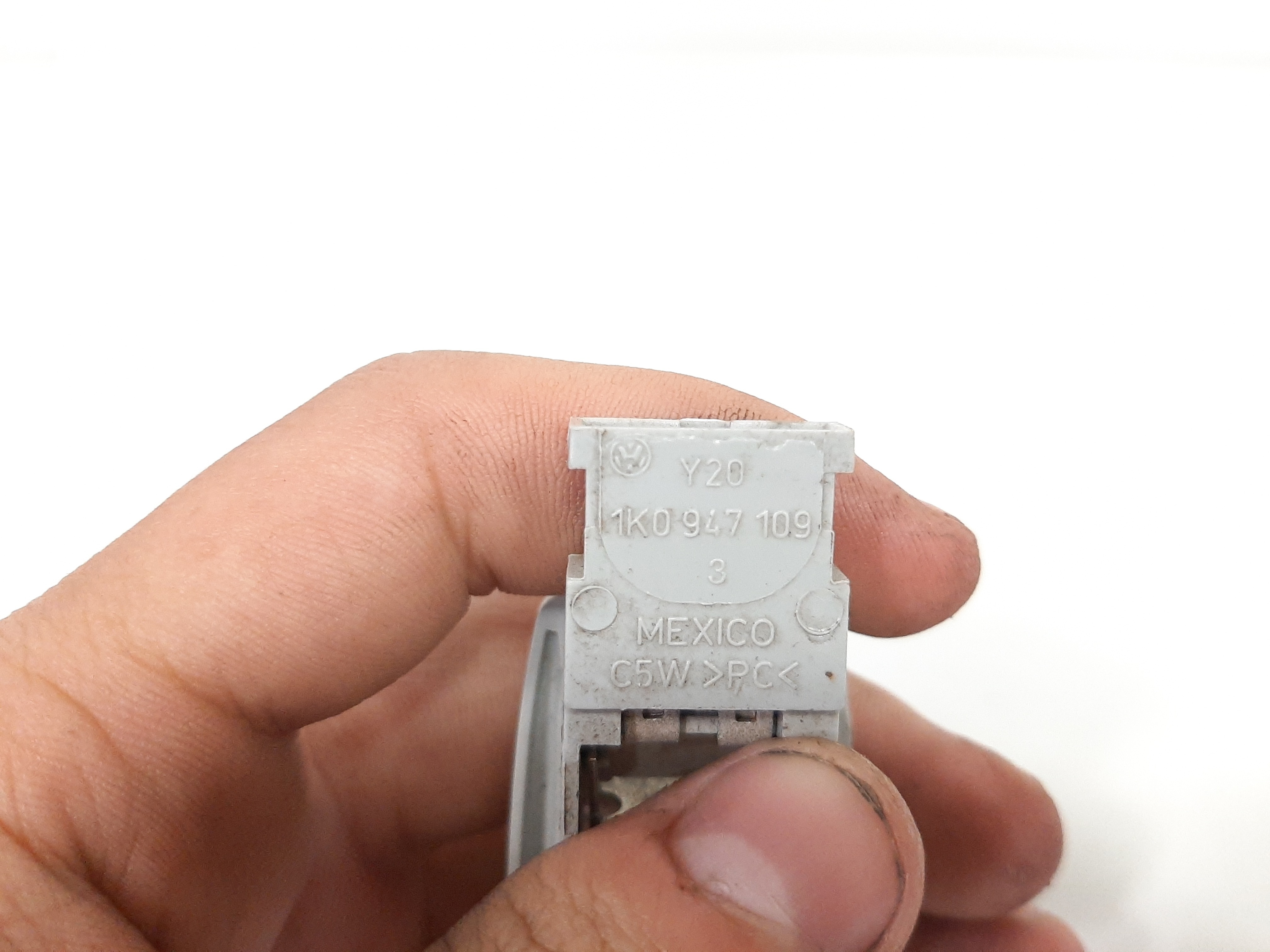 Luz Cortesia Quebra-sol Eaquerdo Vw Jetta Tiguan 2011 A 2016 1
