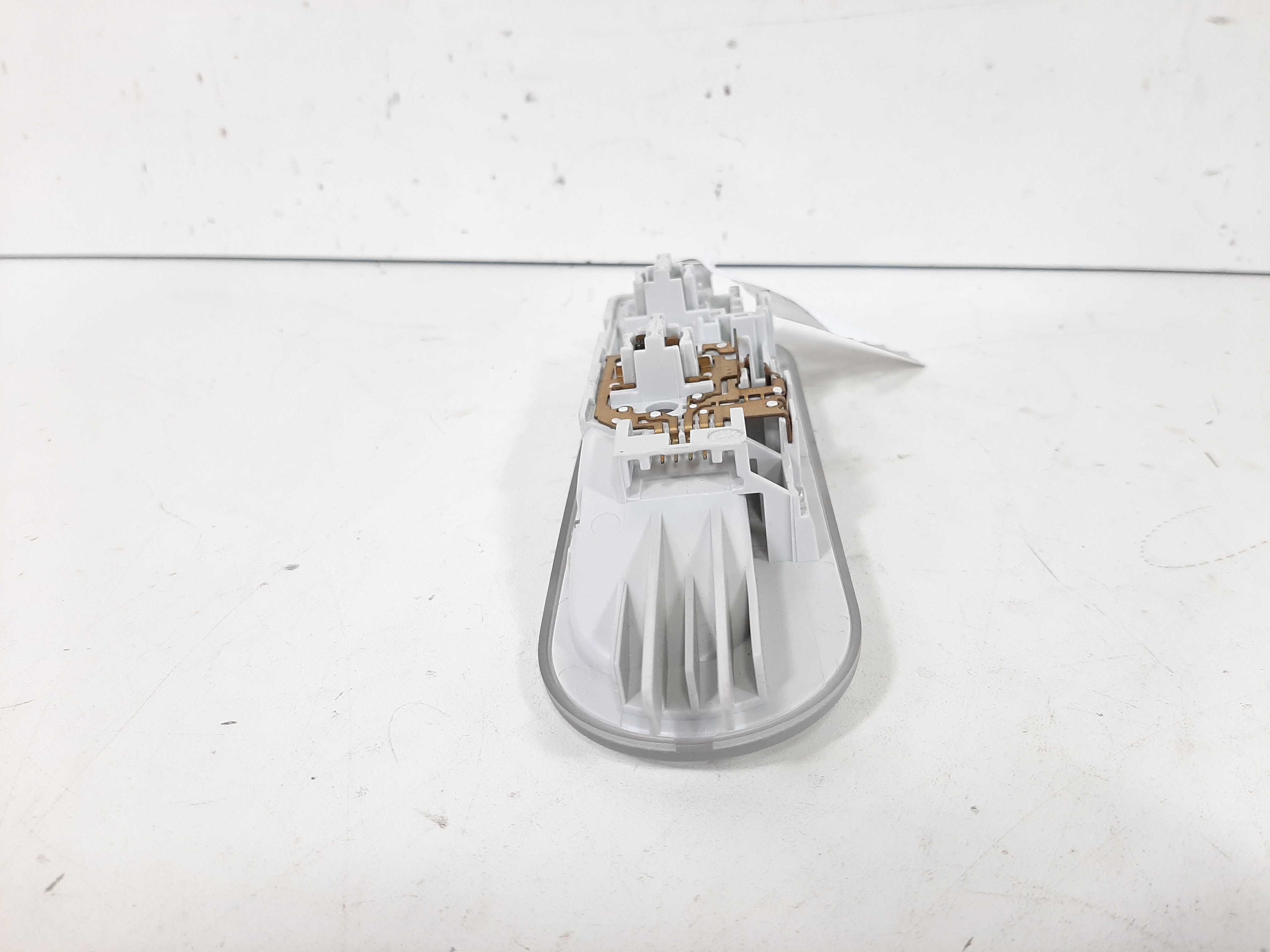 Luz Cortesia Dianteiro Nissan March 2012 2013 2014 2015 2016 5