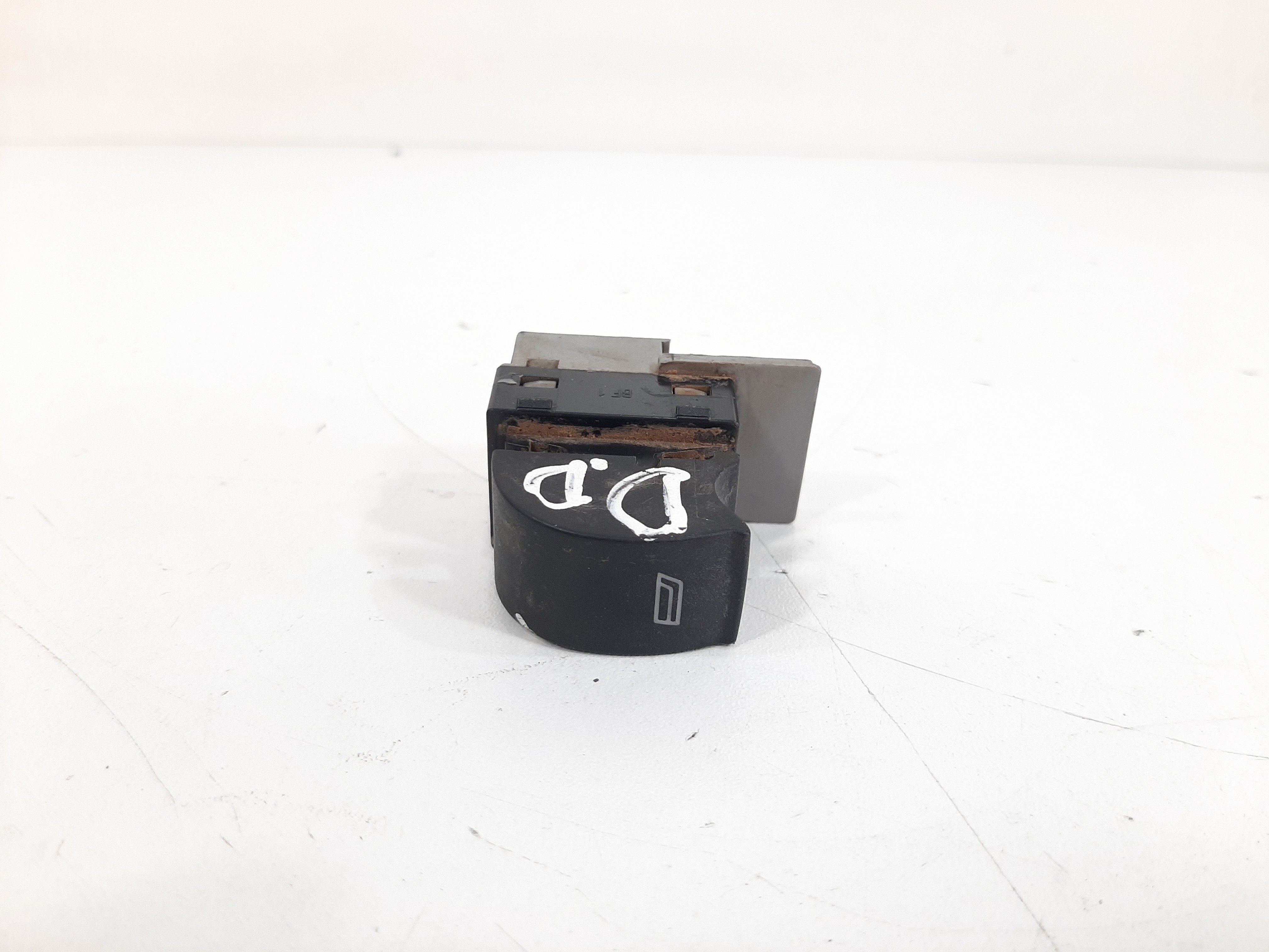 Botão Vidro Elétrico Dianteiro Direito Audi A3 1997 A 2006 9
