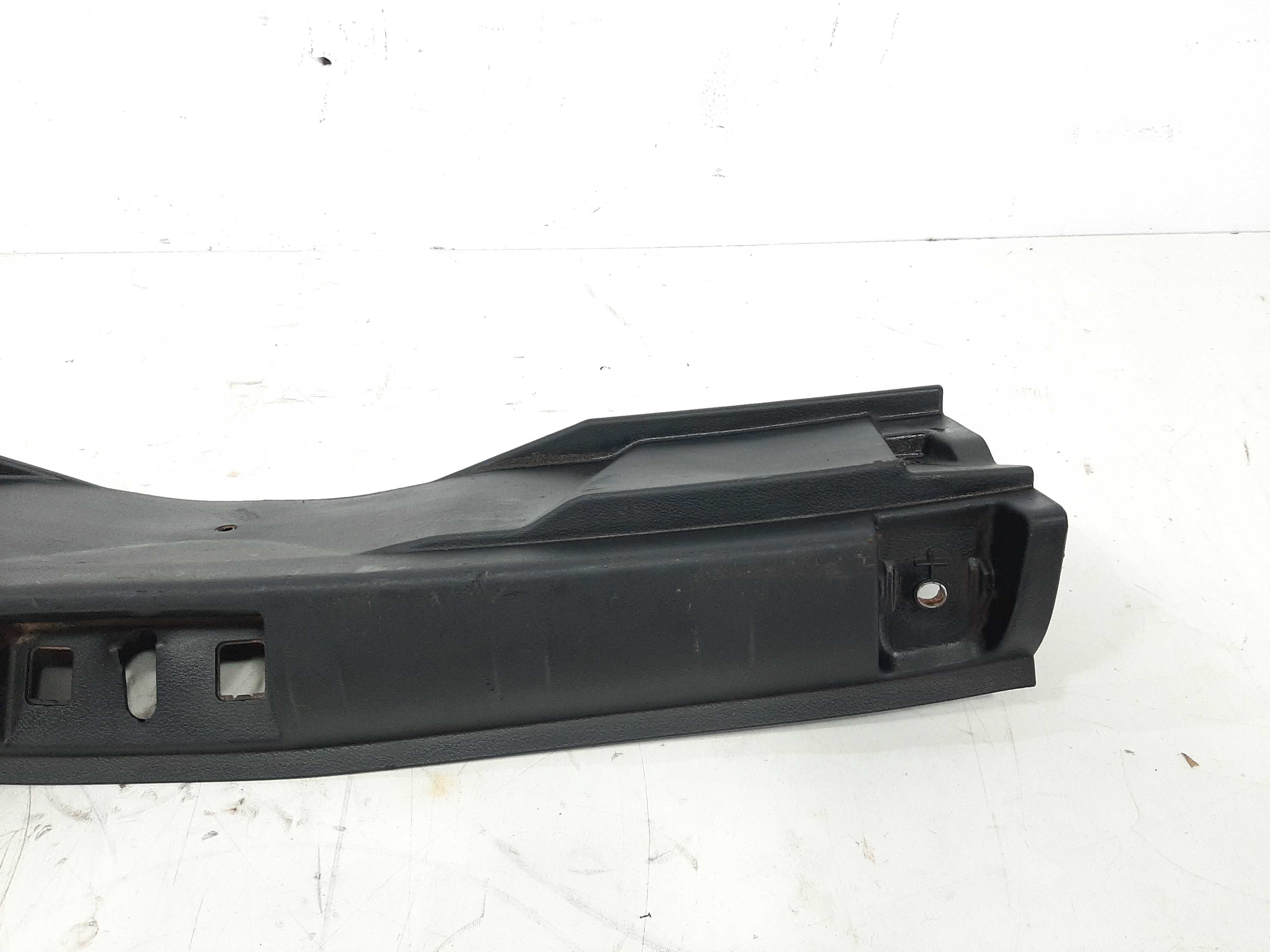 Acabamento Porta Malas Vw Jetta 2015 2016 2017 2018 2019 2