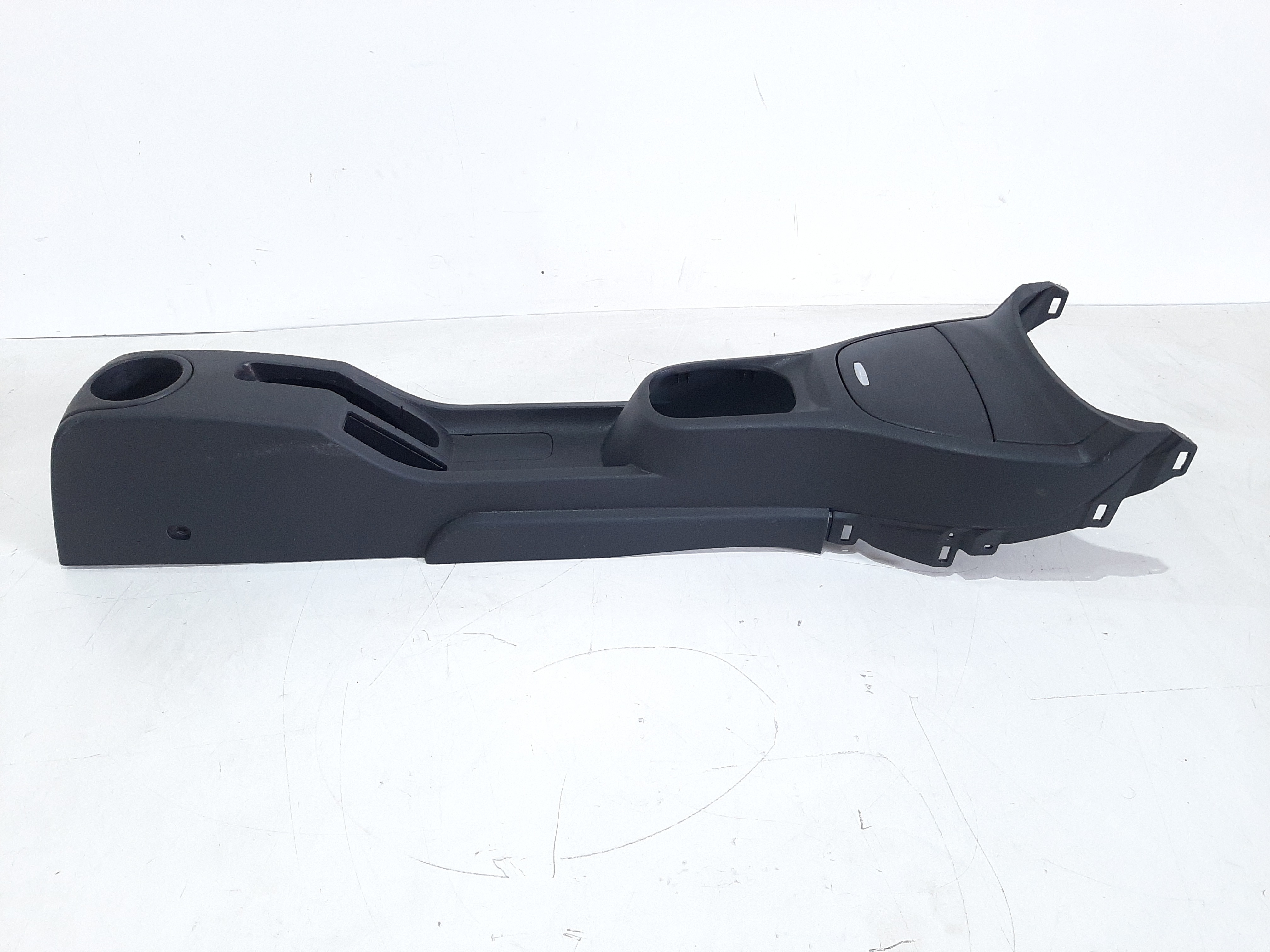 Console Central C/porta Objeto Nissan Livina 2010 11 A 2014 6
