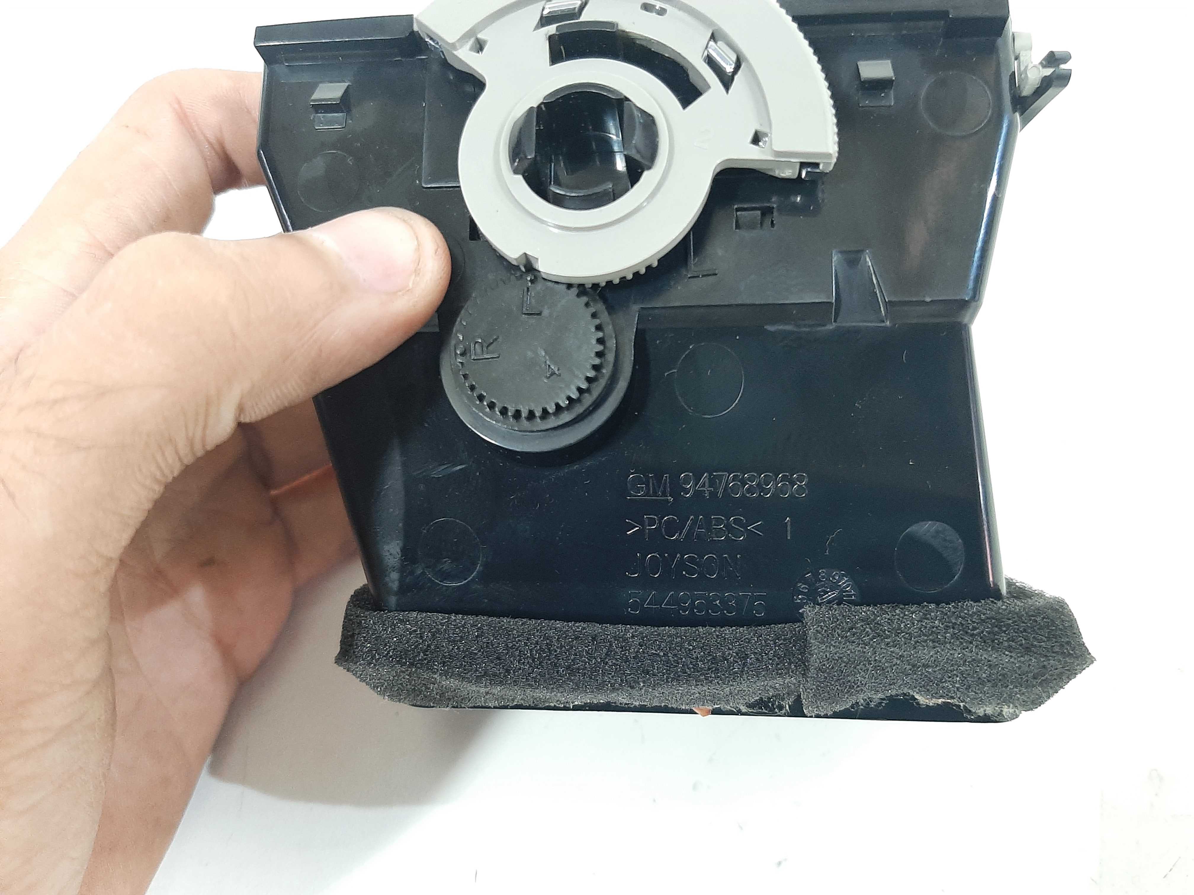 Difusor Ar Dianteiro Esquerdo Gm Spin 2012 2013 2014 A 2017 1