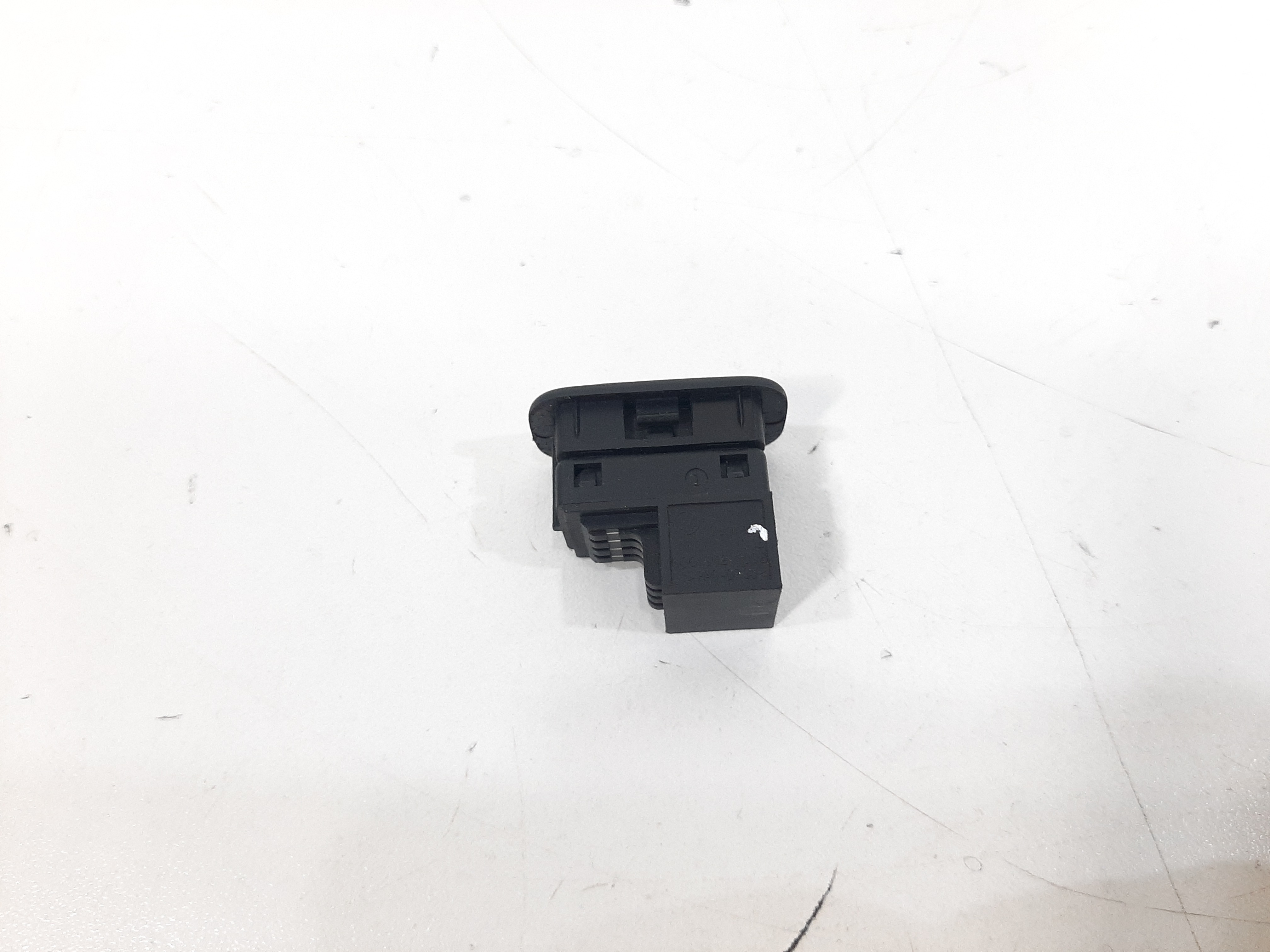 Botão Interruptor Alarme Vw Tiguan 2012 2013 2014 A 2017 8