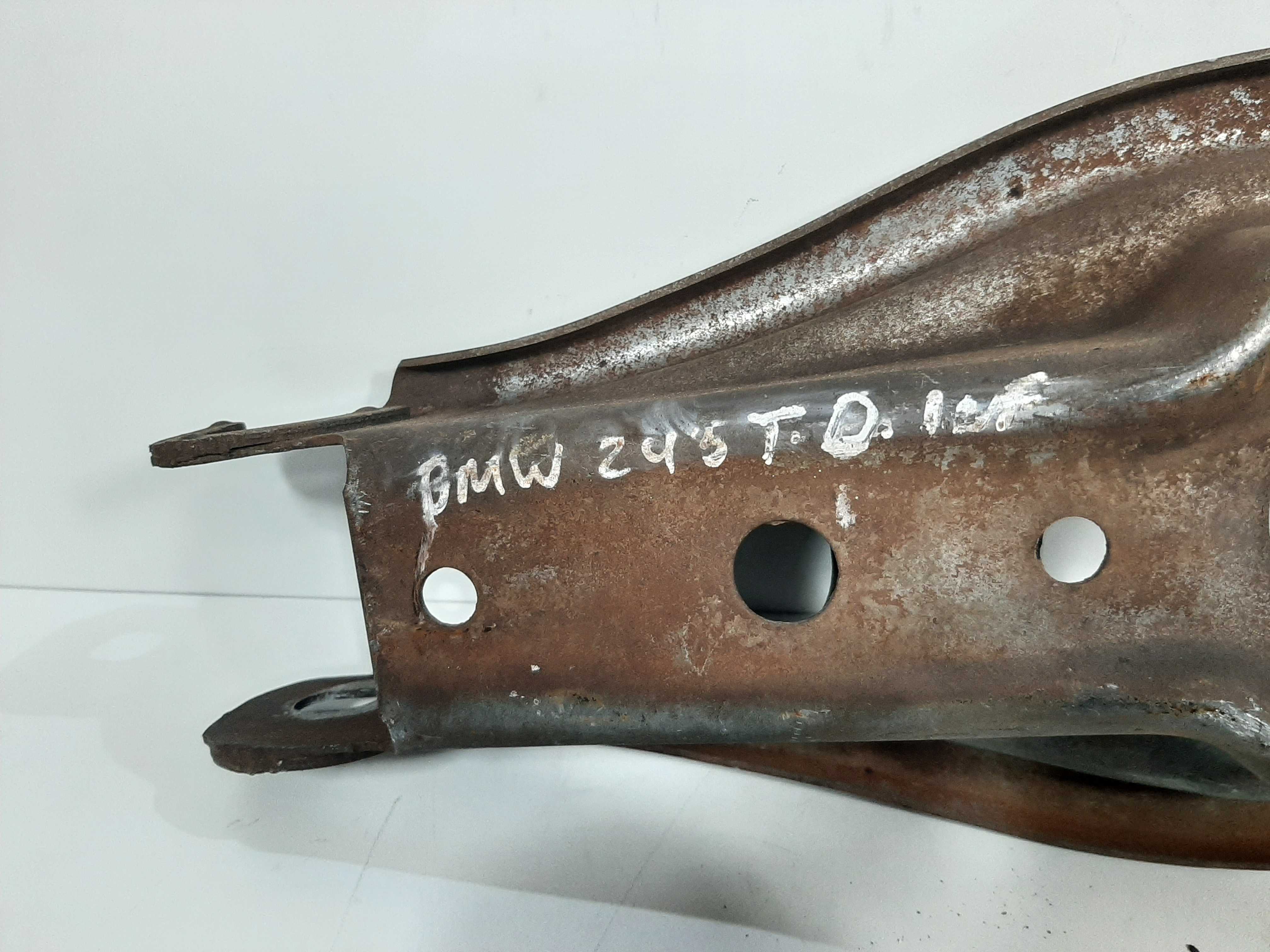 Bandeja Inferior Balança Traseiro Direito Bmw 118i 07 A 12 2