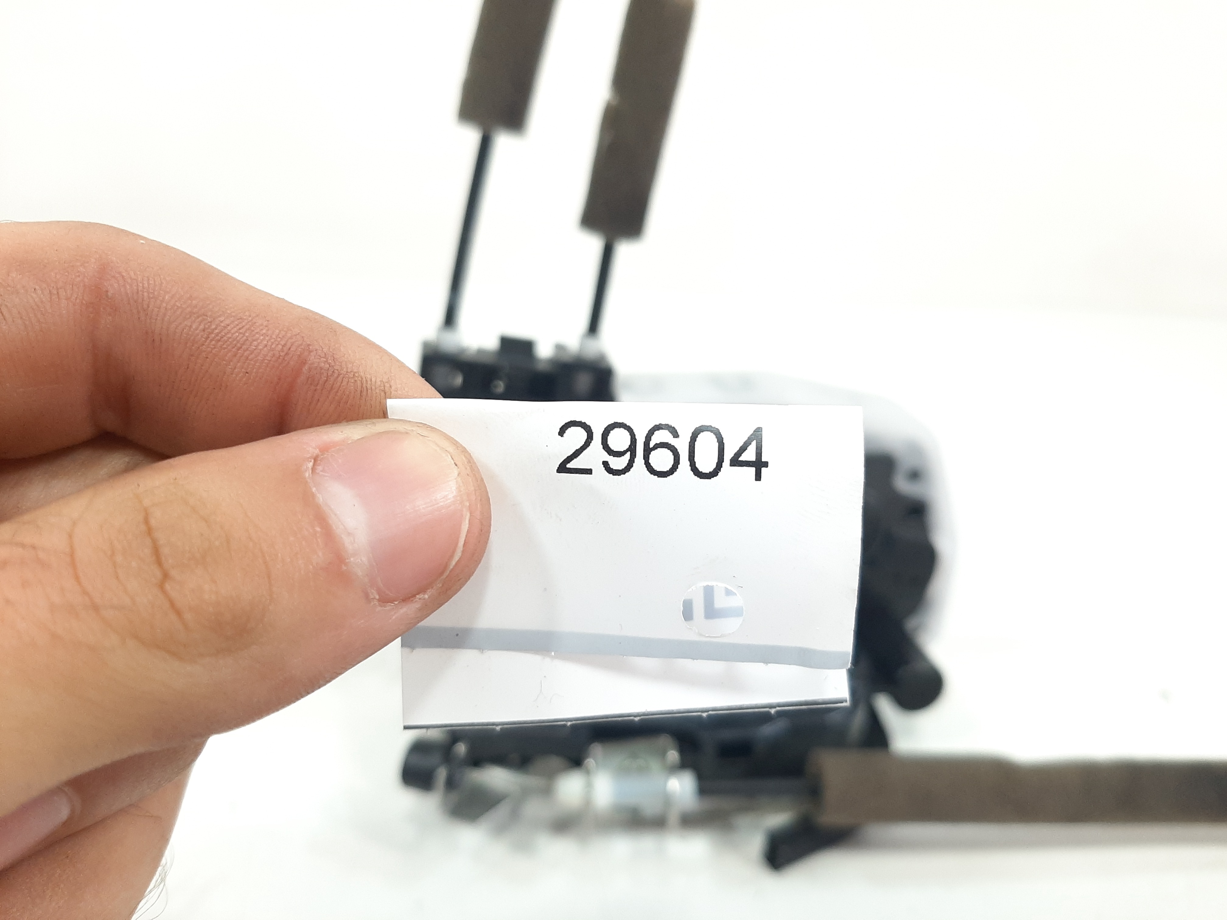 Fechadura Porta Traseira Esquerda Nissan Livina 2010 A 2014 2