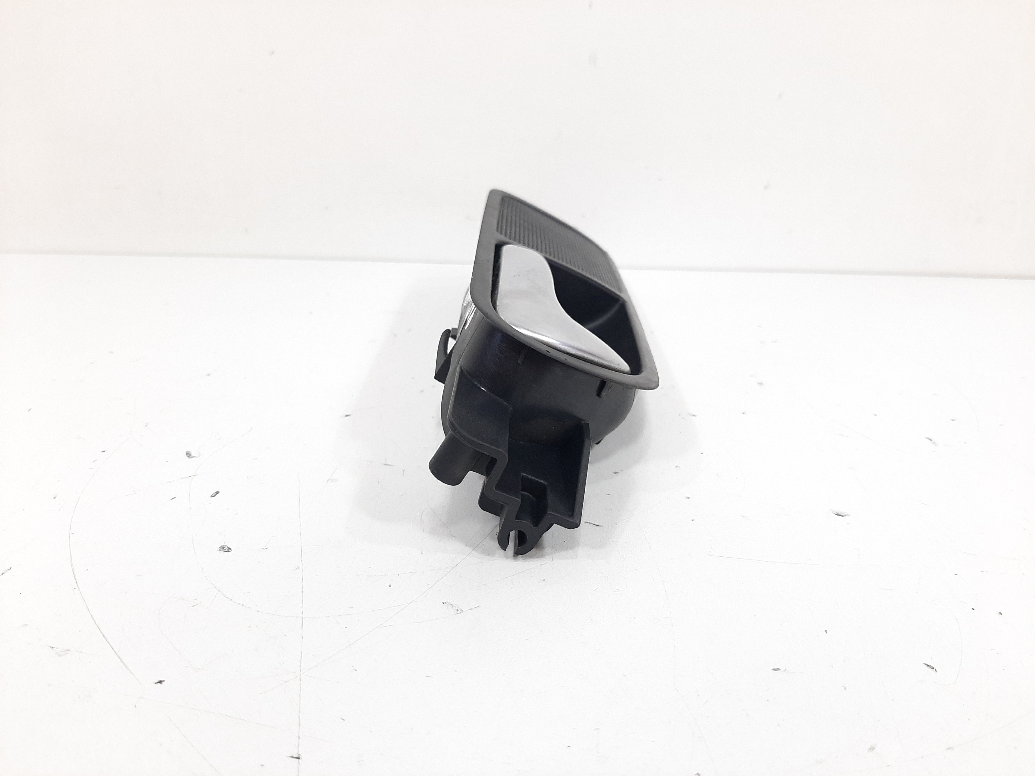 Maçaneta Interna Traseira Direita Vw Tiguan 2012 2013 A 2017 4