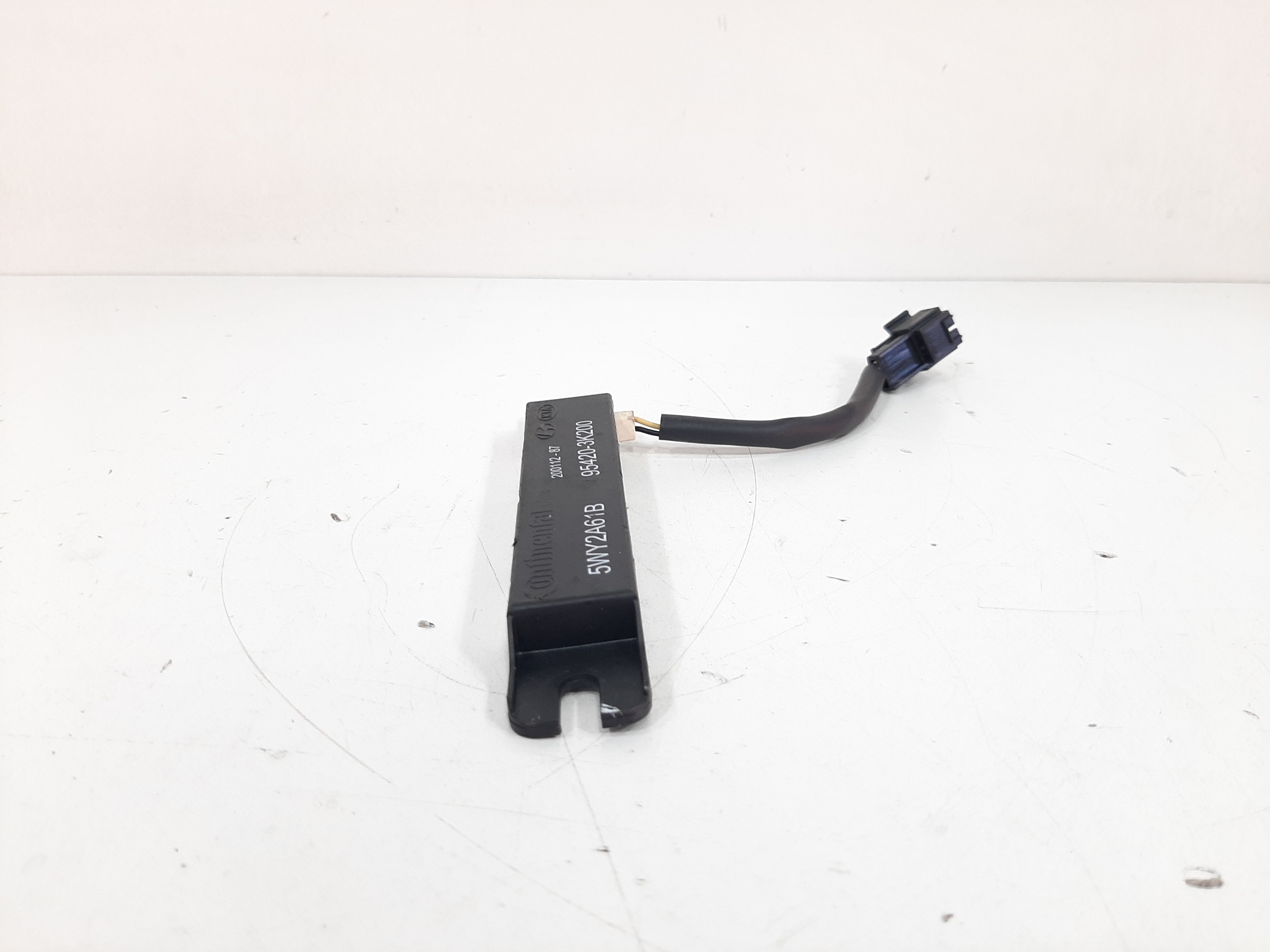Módulo Antena Keyless Hyundai Veloster 2012 2013 5wy2a61b 2