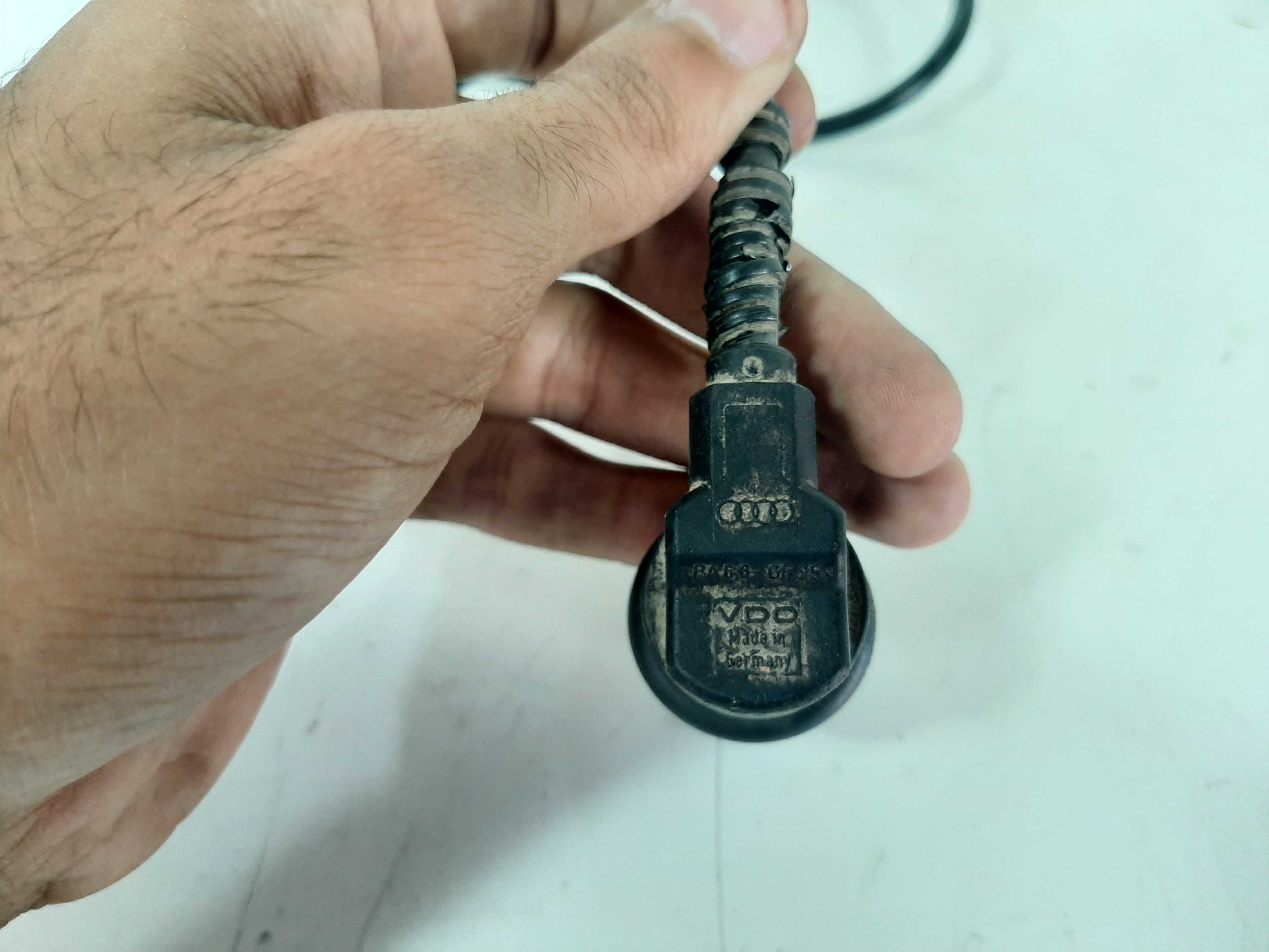 Sensor Abs Dianteiro Direito Passat Golf 1999 2000 A 2005 4