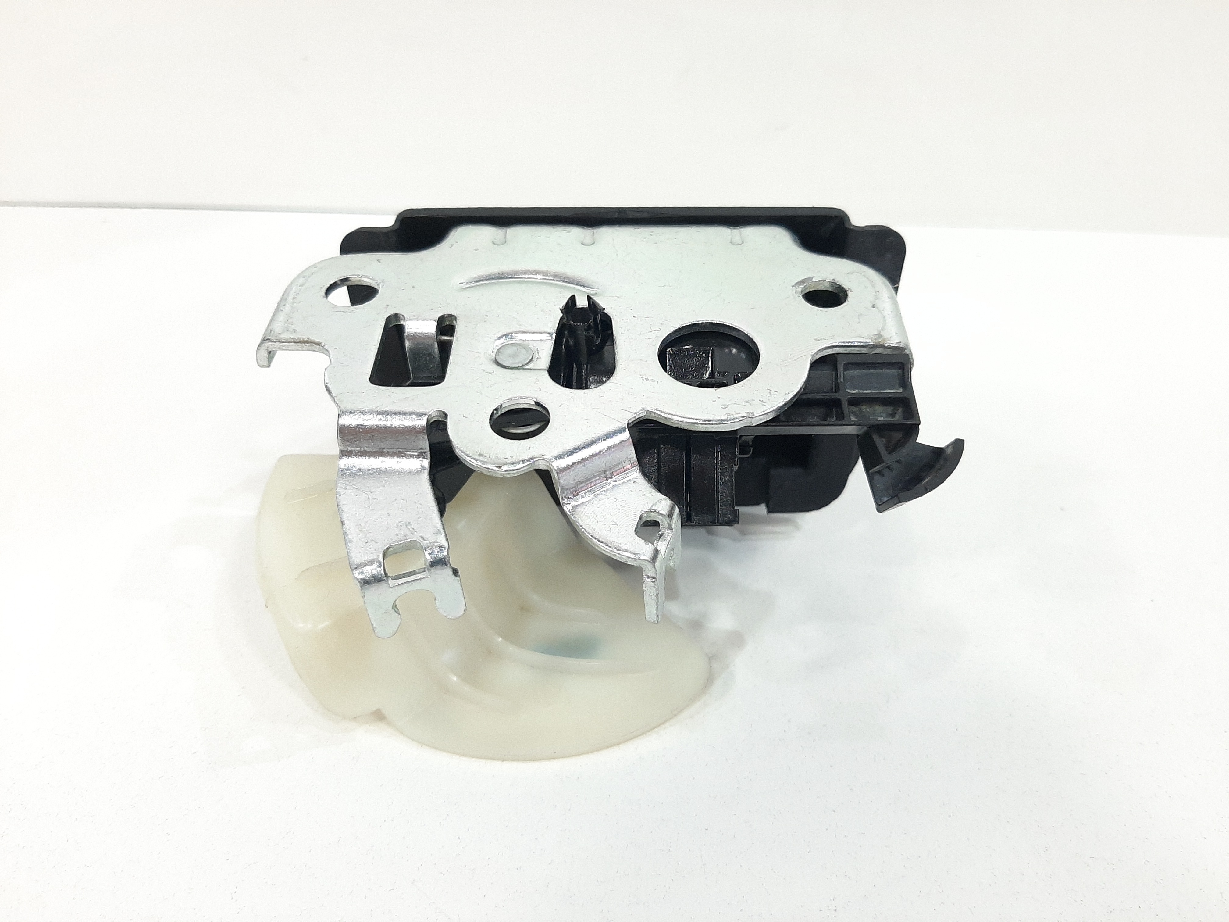 Fechadura Tampa Traseira Vw Jetta 2.0 Tsi 2011 2012 A 2017 7