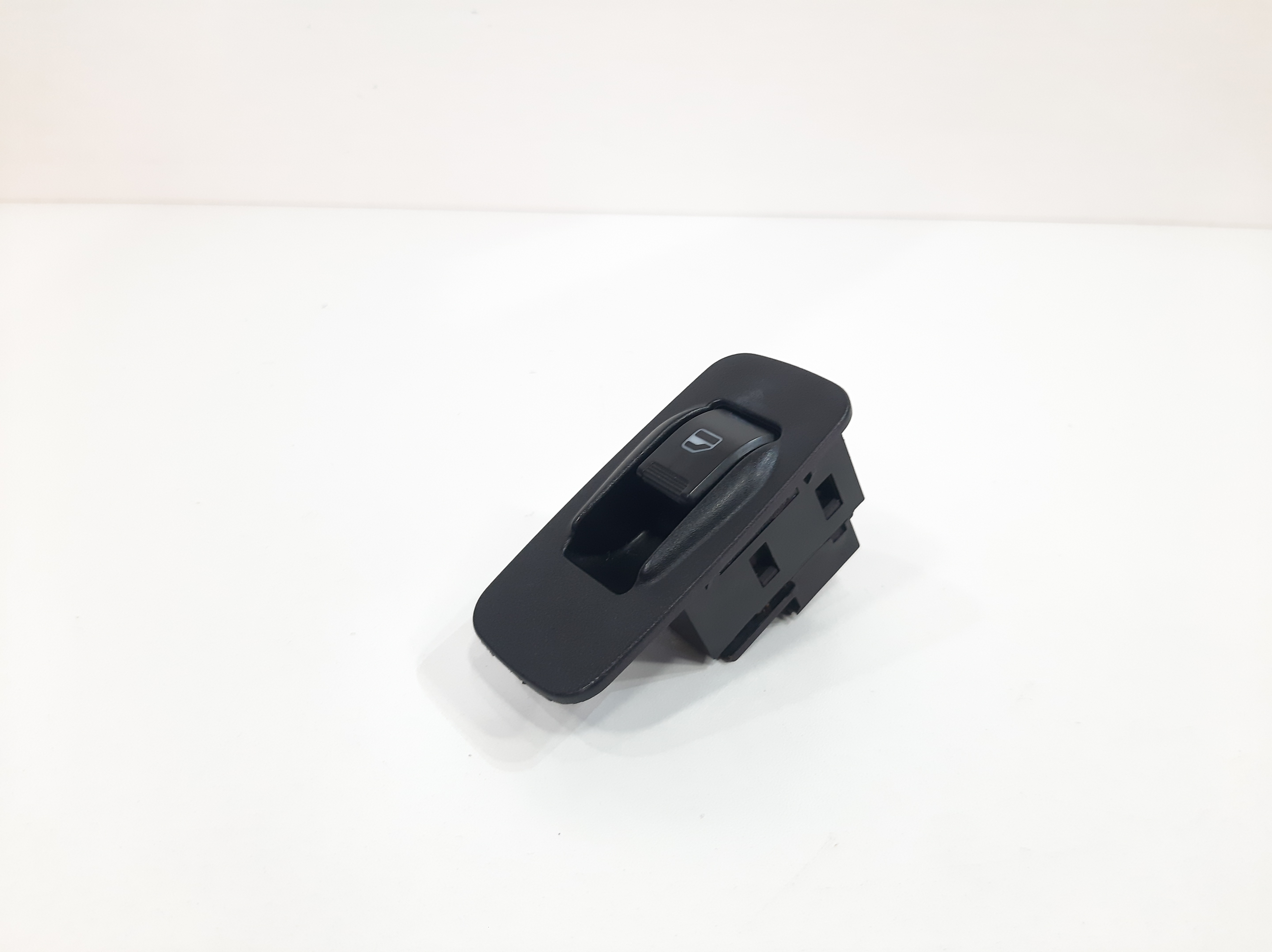 Botão Vidro Elétrico Traseiro Direito Tiggo 2010 2011 A 2015 5