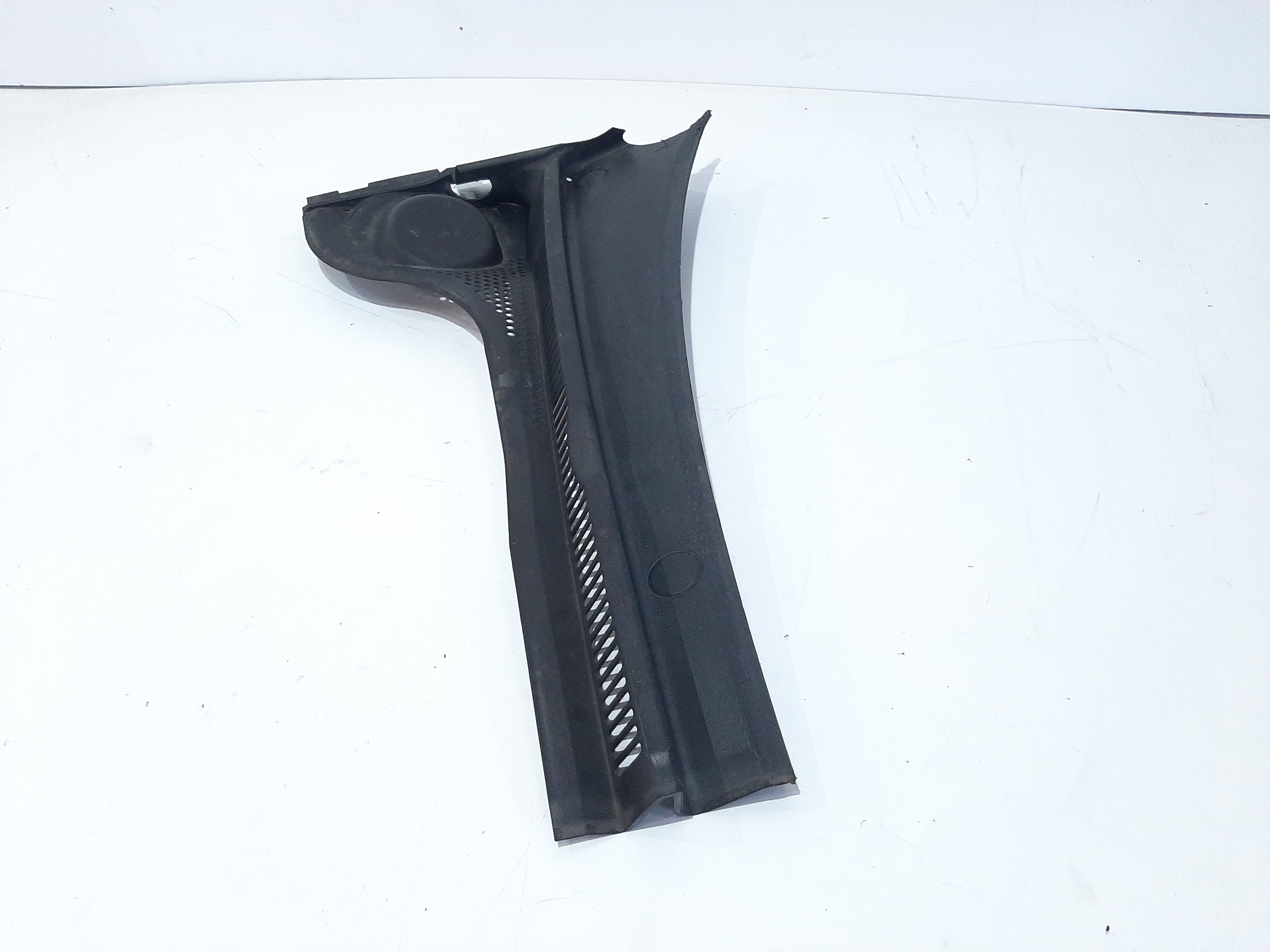 Grade churrasqueira dianteira direita Jetta 371 com detalhe 4