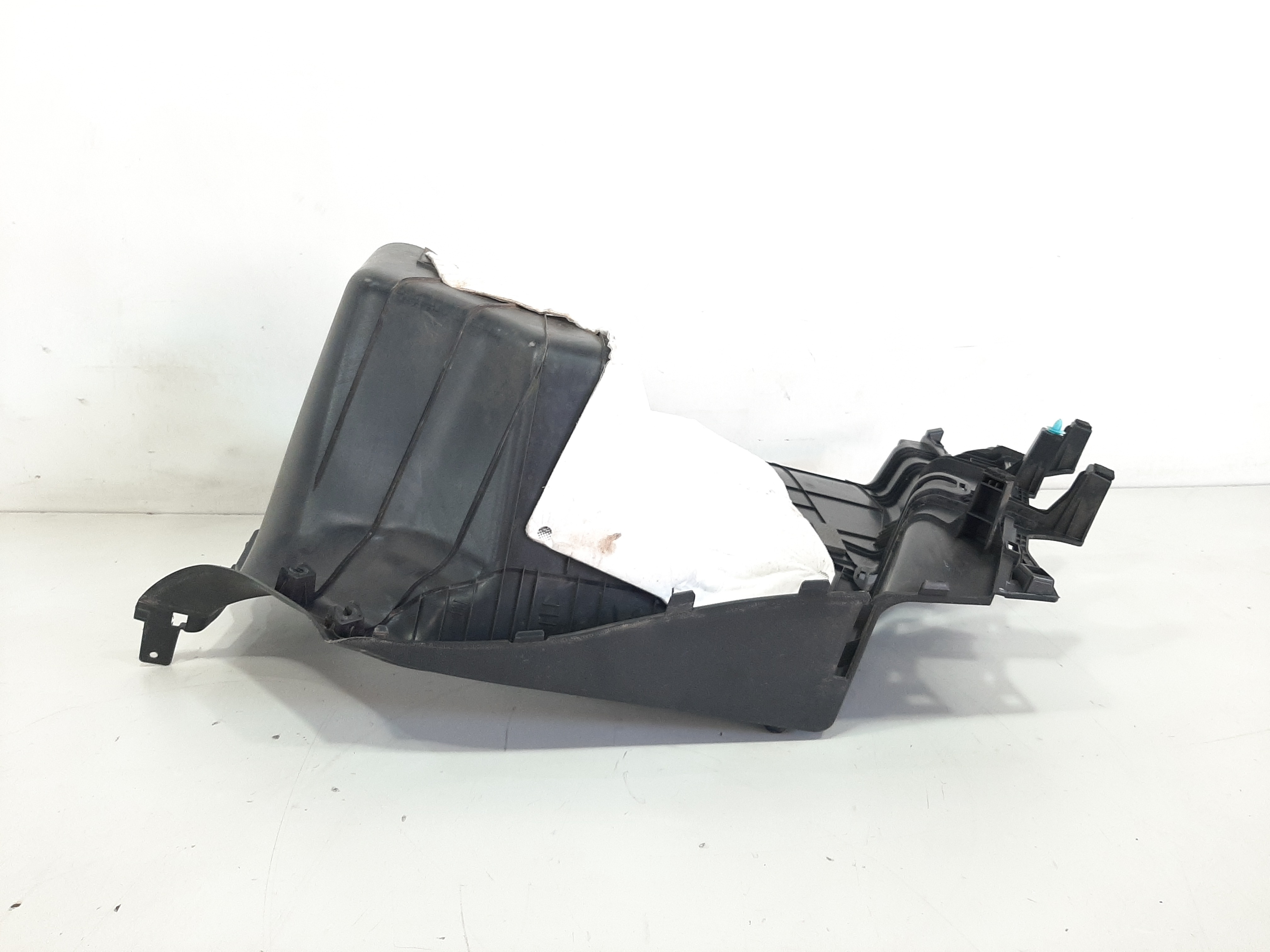 Acabamento Traseiro Esquerdo Hyundai Veloster 2012 2013 8