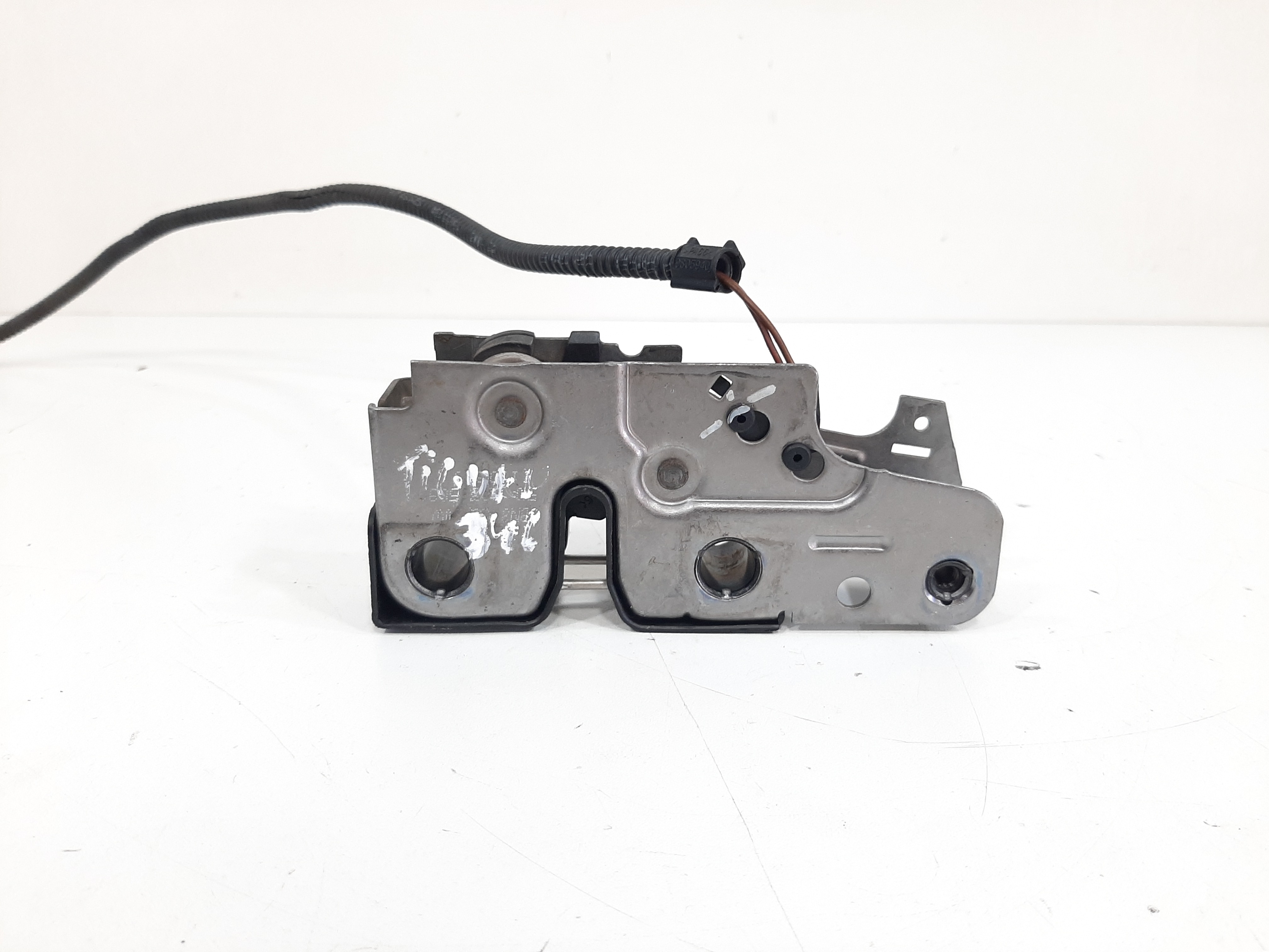 Fechadura Capô Volkswagen Vw Tiguan 2012 2013 2014 A 2017 7