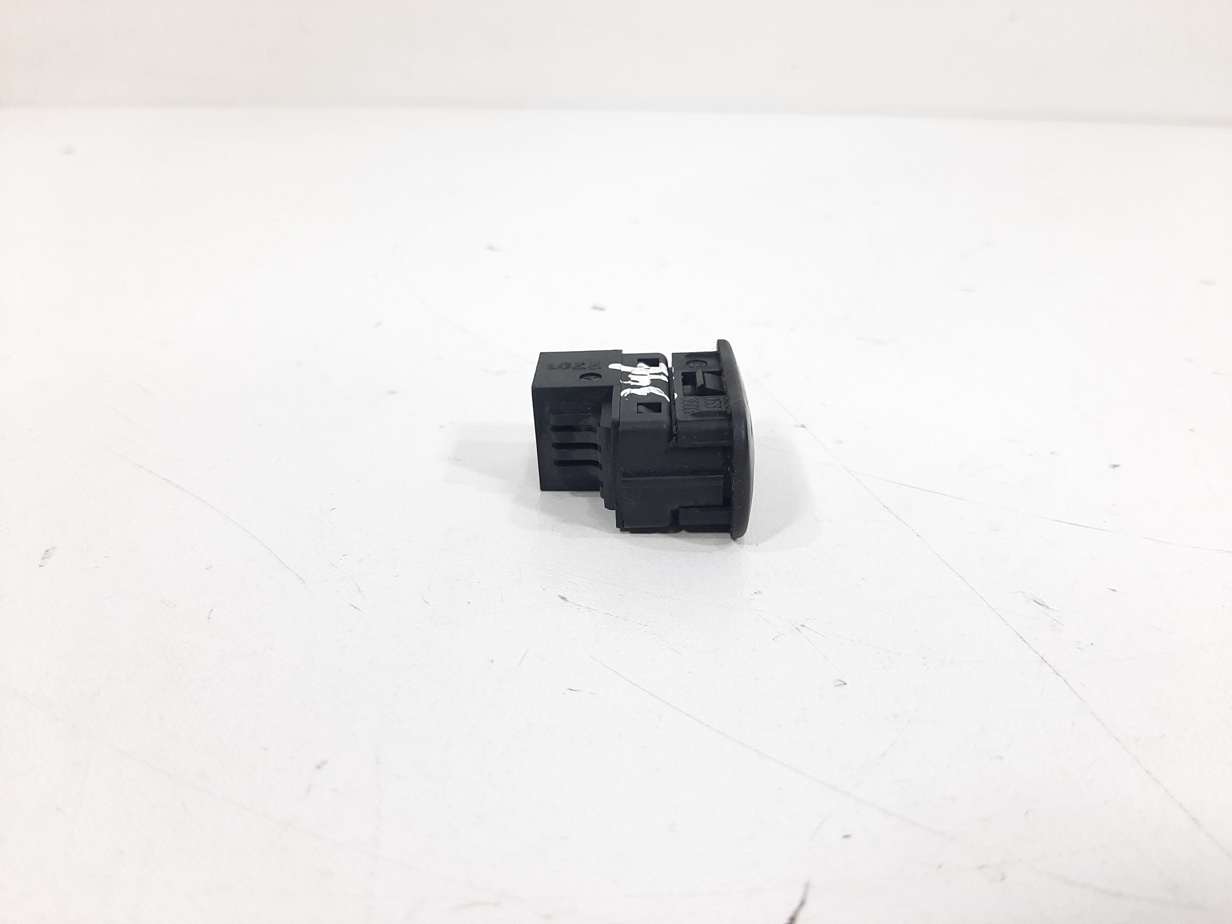 Botão Interruptor Alarme Vw Tiguan 2012 2013 2014 A 2017 5