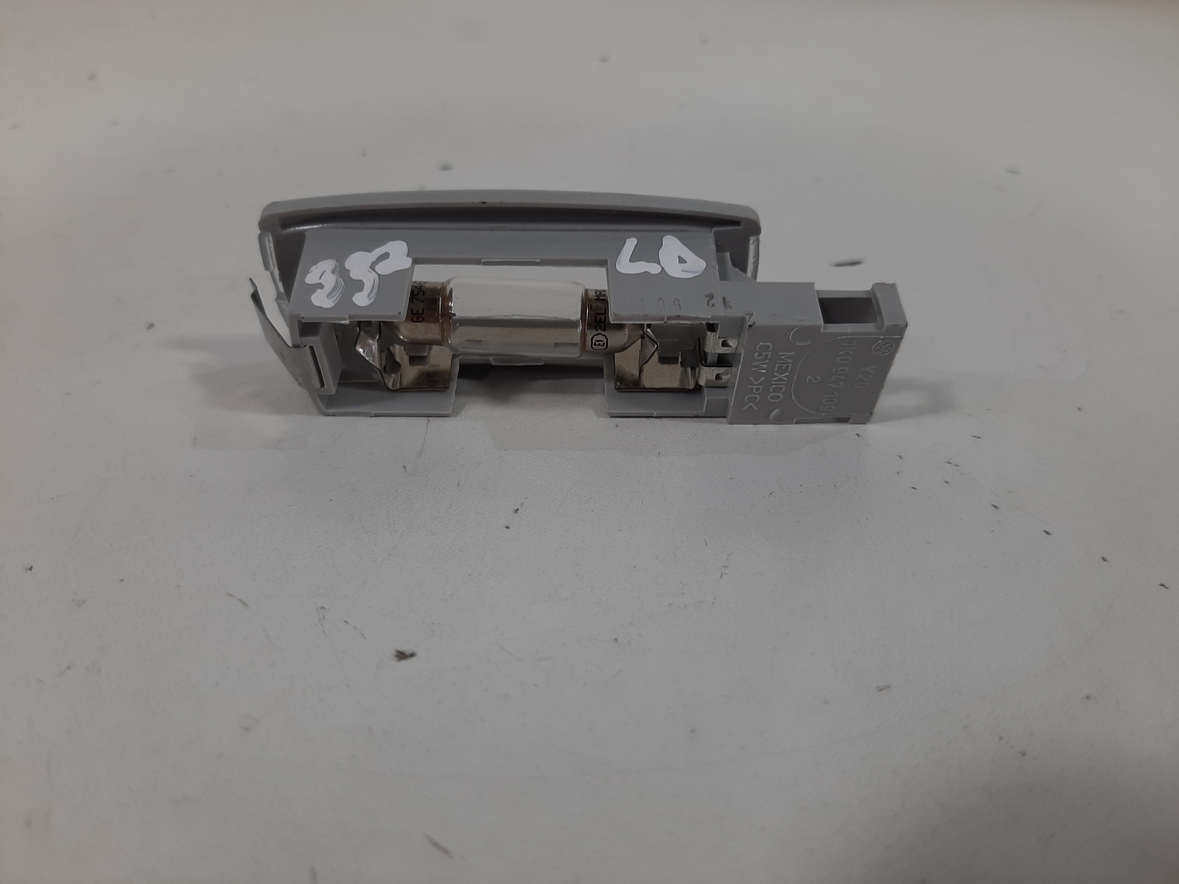 Luz Cortesia Quebra Sol Volkswagen Polo Virtus 2018 A 2022 7