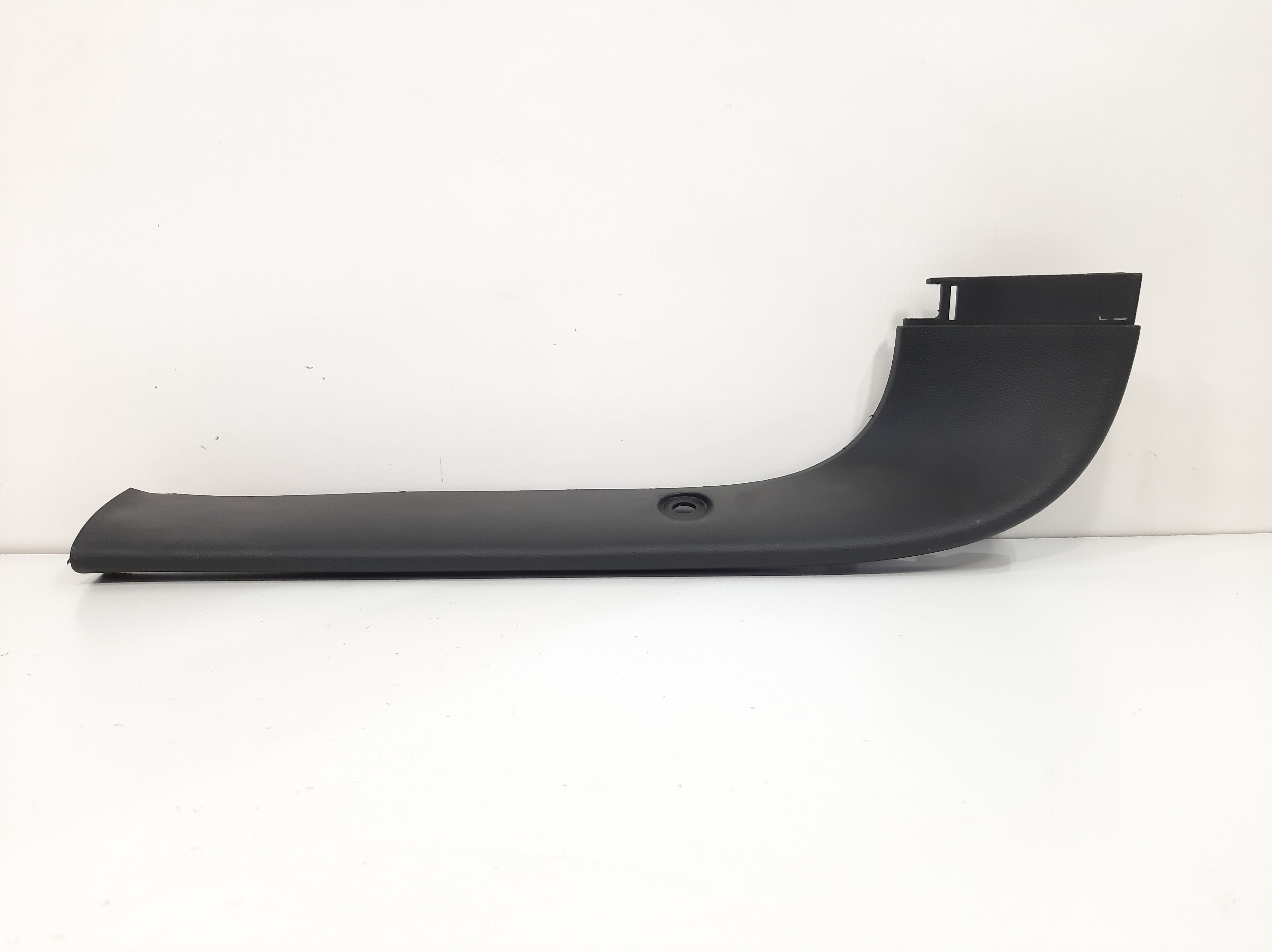 Moldura Porta Malas Traseira Esquerda Cruze Hatch 2011 A 16 5