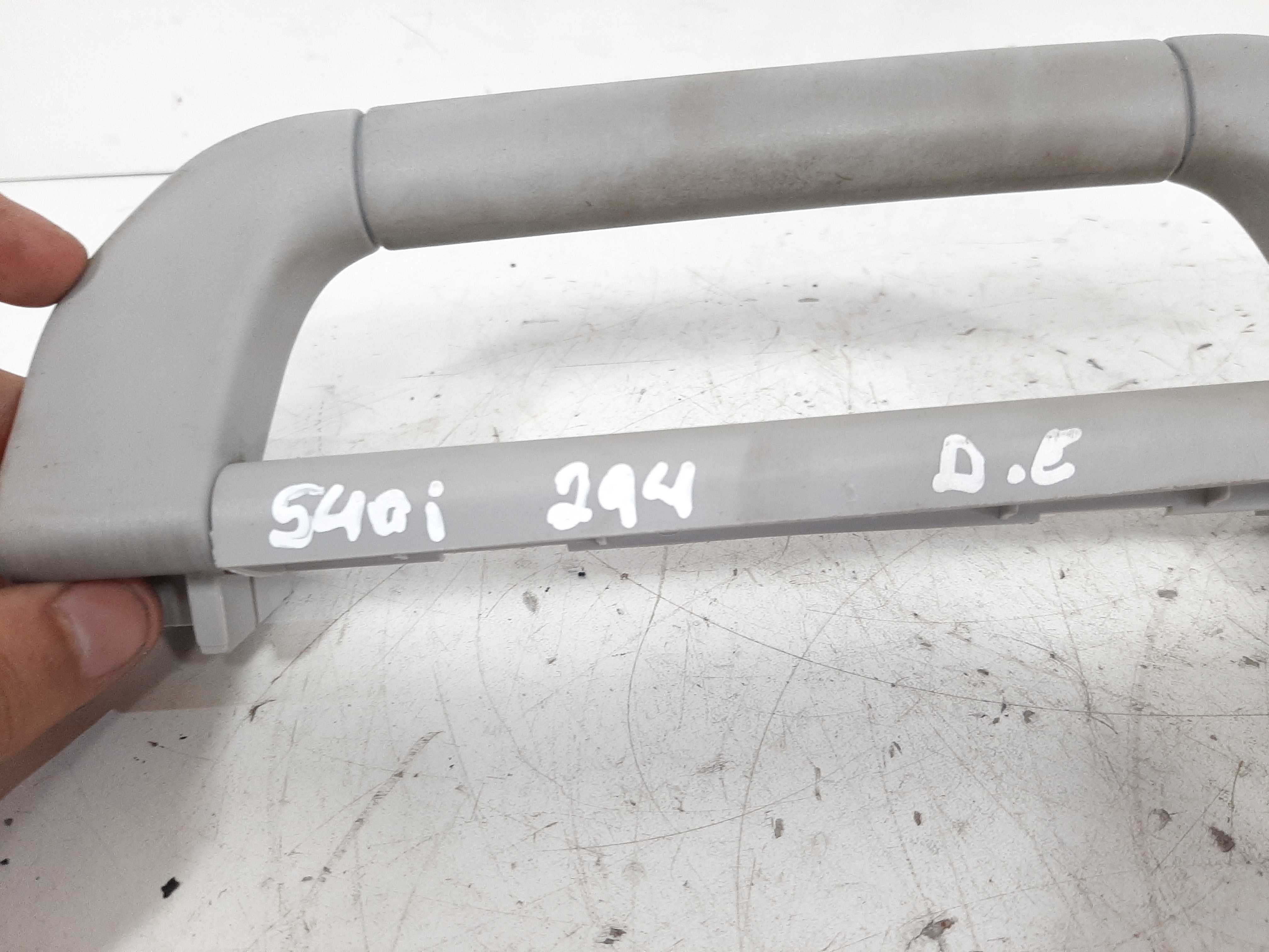 Pega Mao Teto Dianteiro Esquerdo Bmw 540i Serie 5 E39 96 04 7