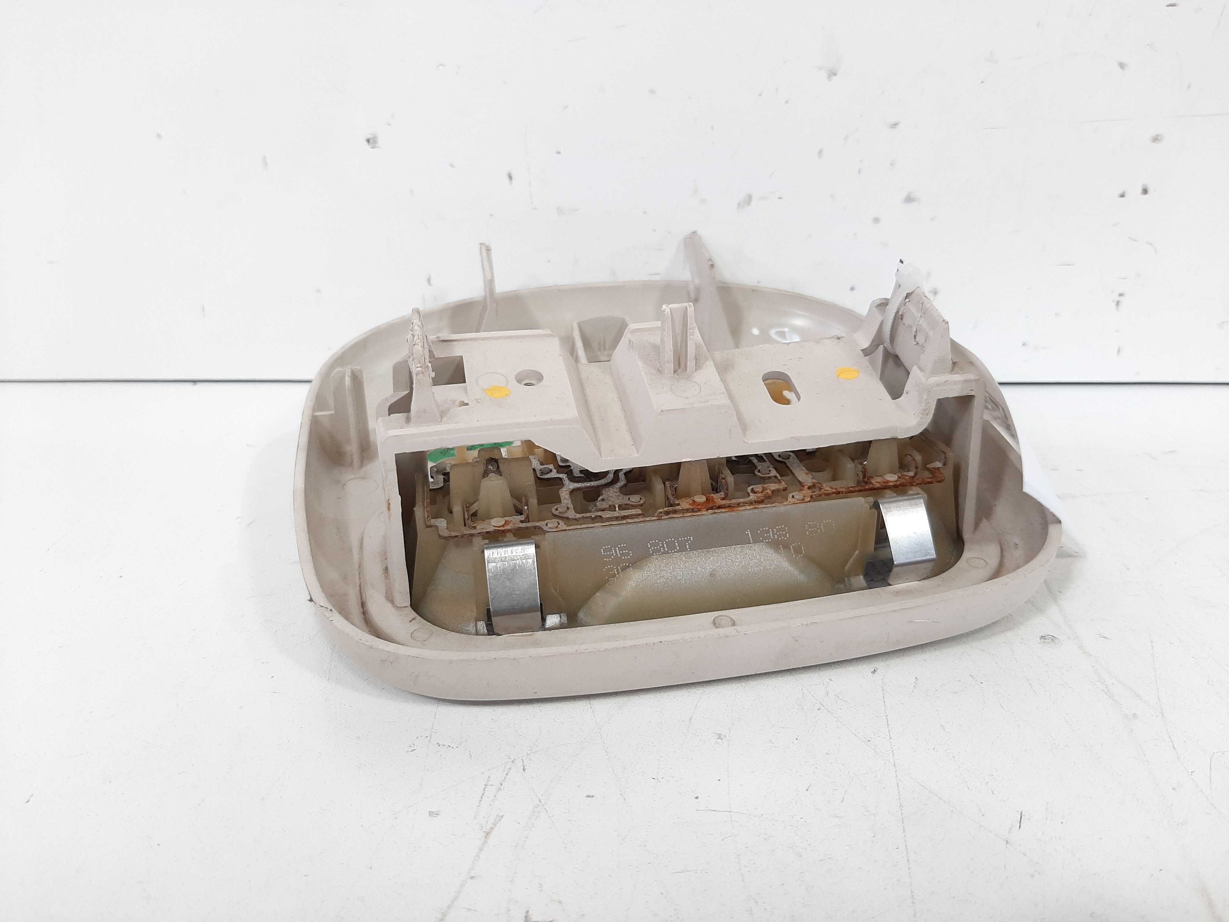 Luz Cortesia Dianteiro Citroen C4 Hatch 2007 2008 A 2013 3