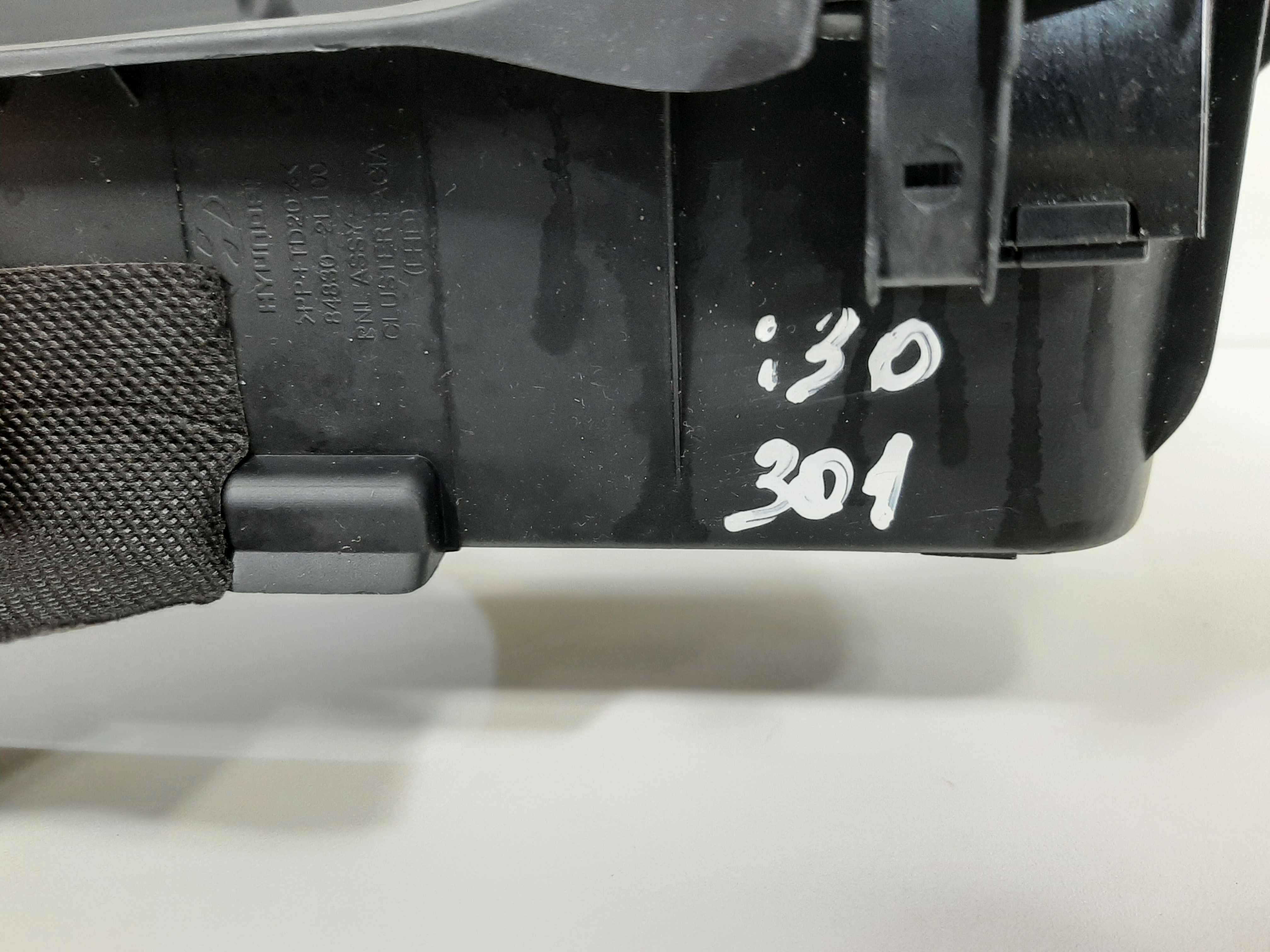 Moldura Painel Instrumentos Hyundai I30 2009 2010 2011 2012 2
